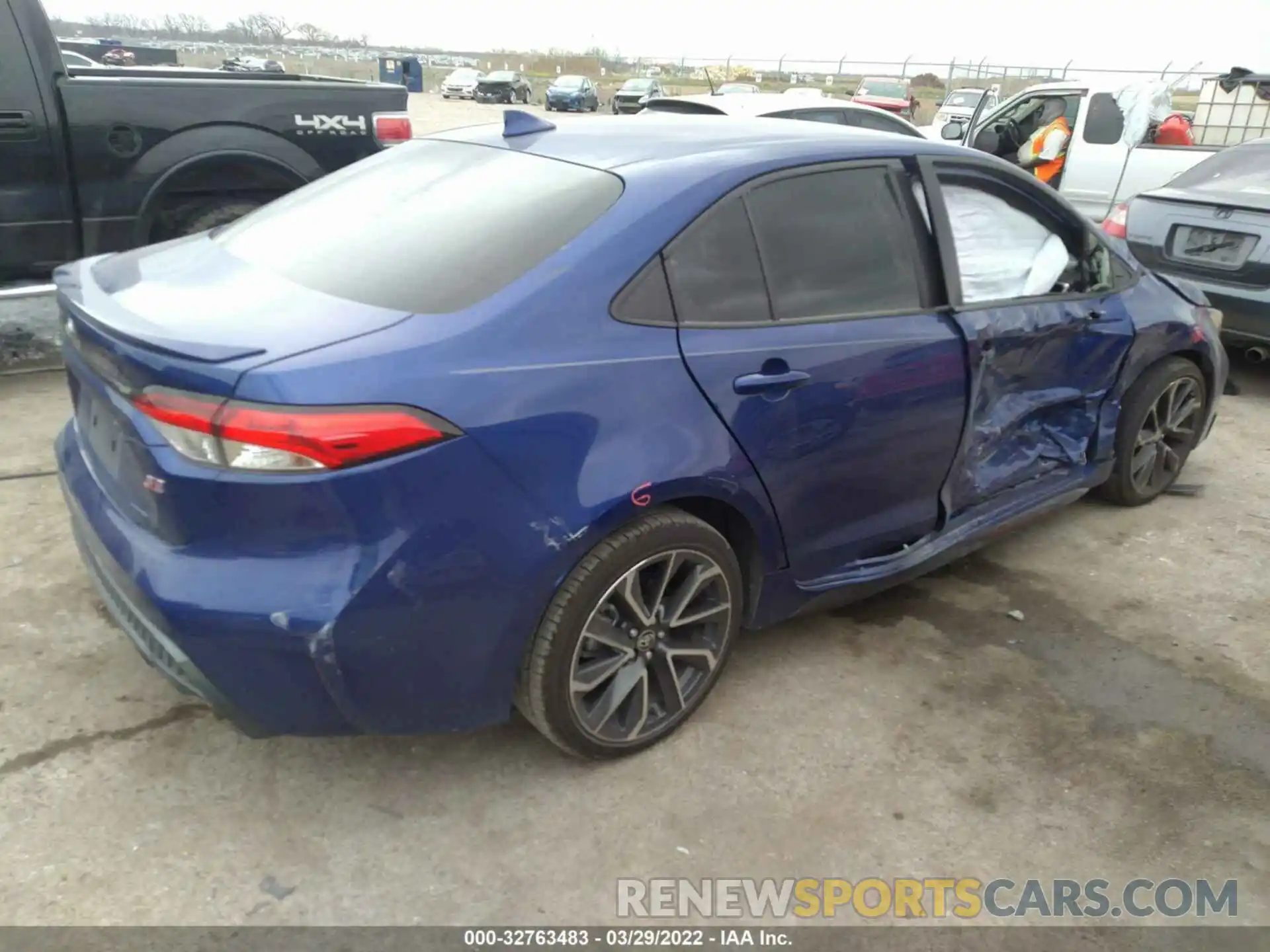 4 Photograph of a damaged car JTDS4RCE6LJ041448 TOYOTA COROLLA 2020