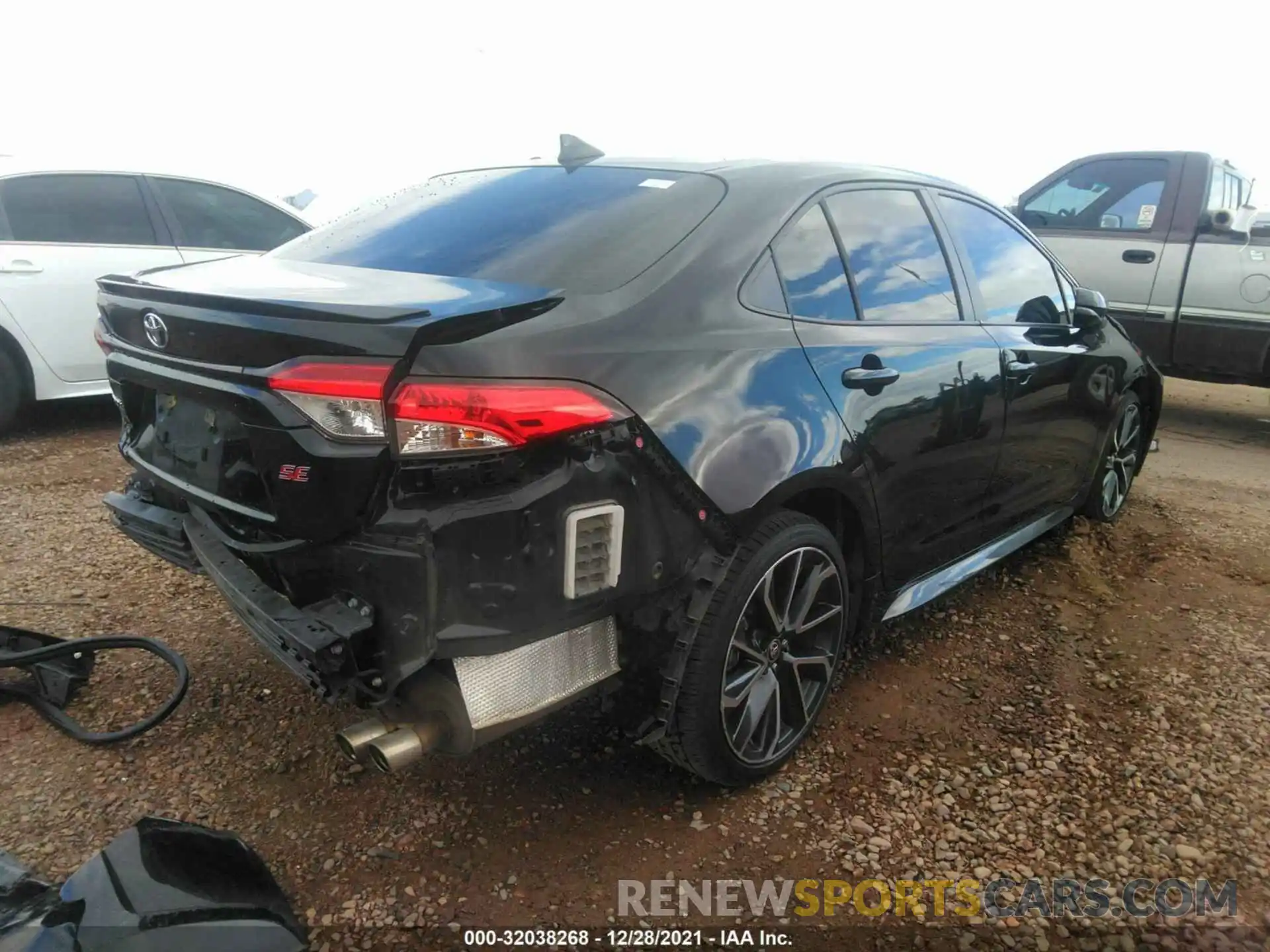 4 Photograph of a damaged car JTDS4RCE7LJ002951 TOYOTA COROLLA 2020