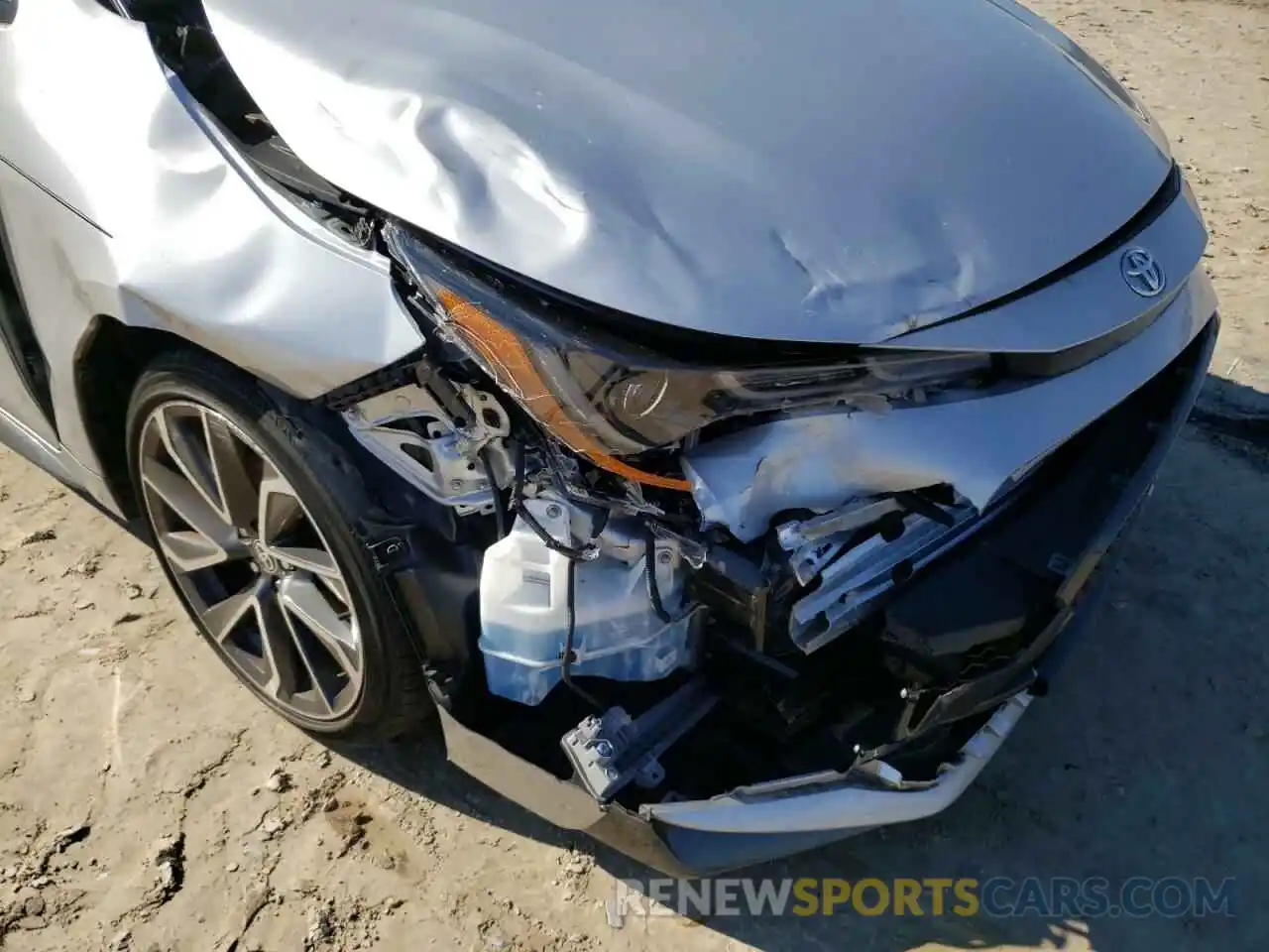 9 Photograph of a damaged car JTDS4RCE7LJ003582 TOYOTA COROLLA 2020