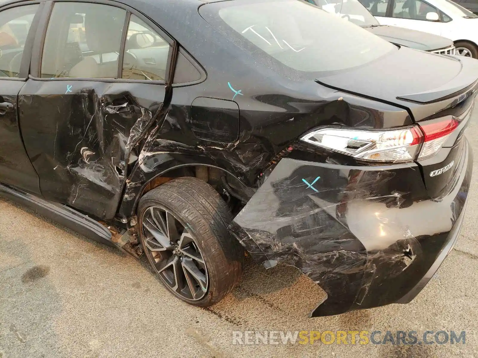 9 Photograph of a damaged car JTDS4RCE7LJ003985 TOYOTA COROLLA 2020