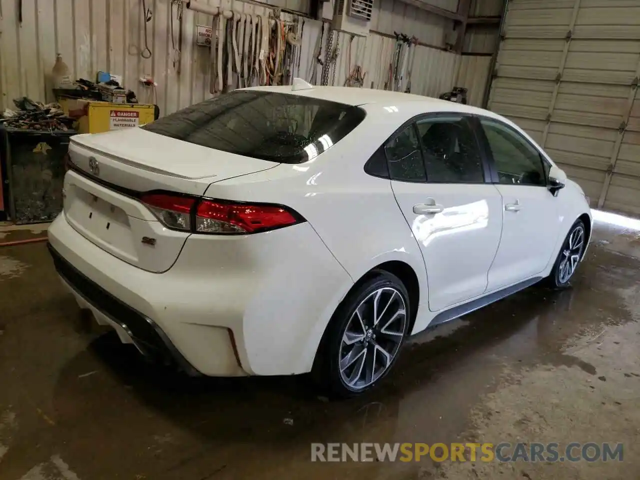 4 Photograph of a damaged car JTDS4RCE7LJ011519 TOYOTA COROLLA 2020