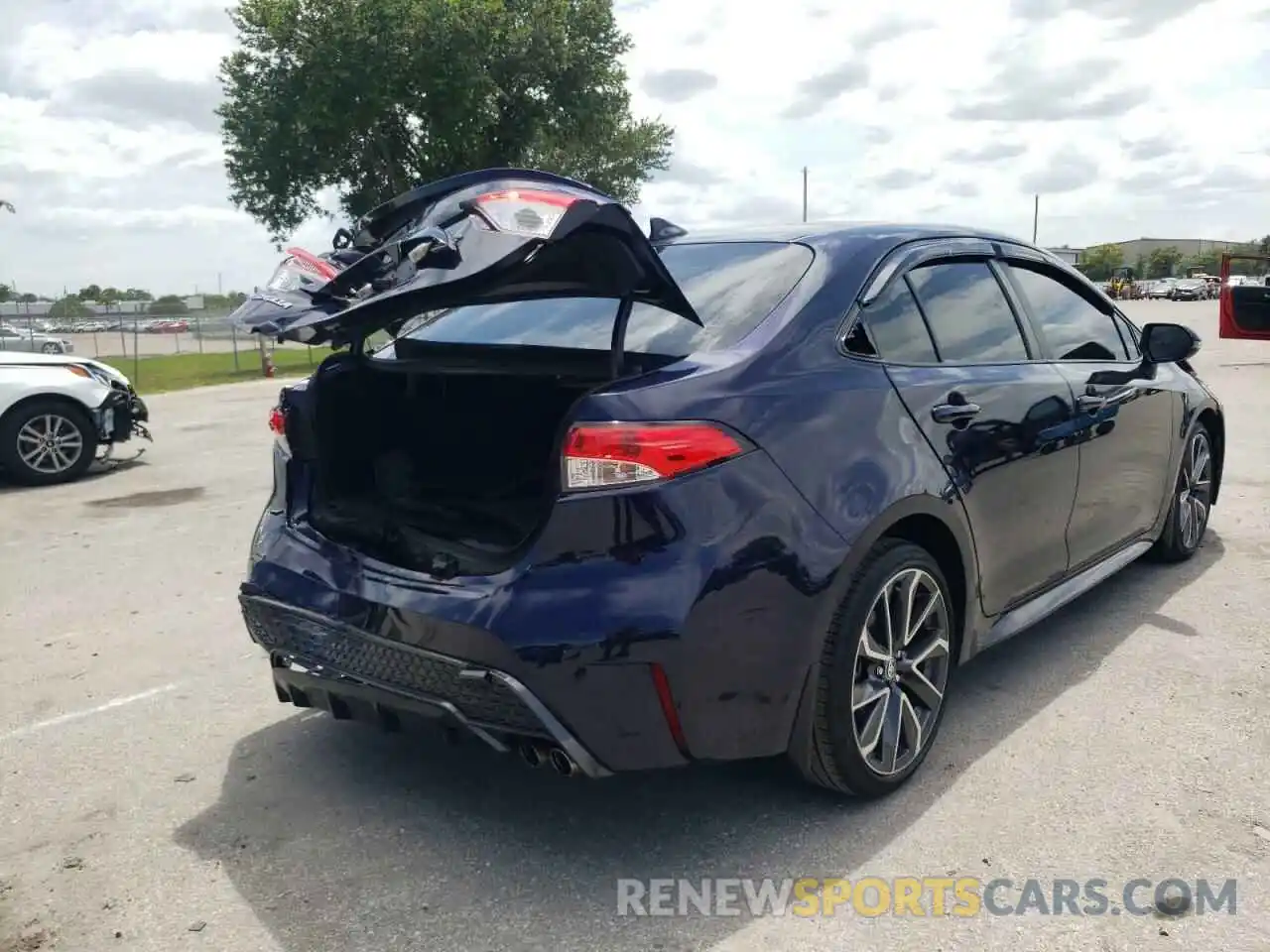 4 Photograph of a damaged car JTDS4RCE7LJ015716 TOYOTA COROLLA 2020