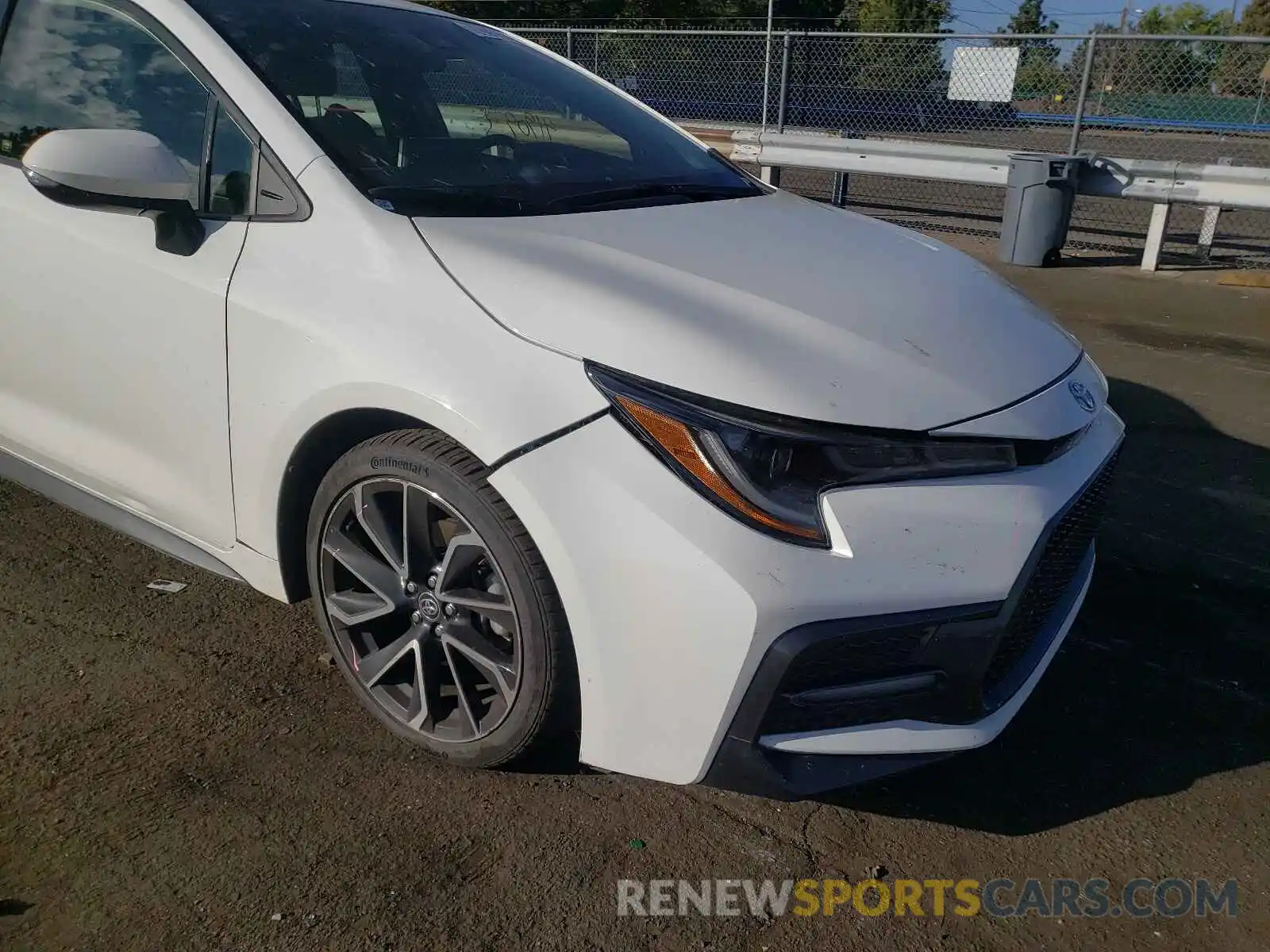 9 Photograph of a damaged car JTDS4RCE7LJ025517 TOYOTA COROLLA 2020