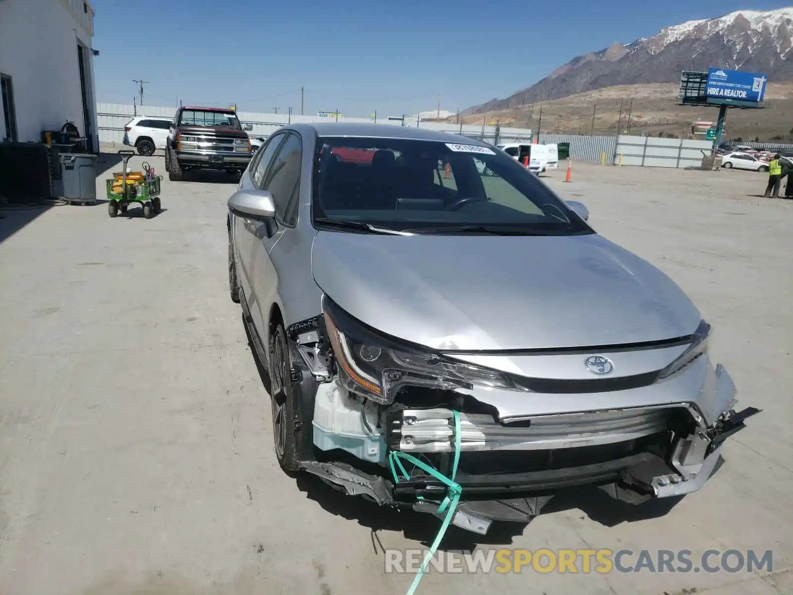 1 Фотография поврежденного автомобиля JTDS4RCE7LJ031382 TOYOTA COROLLA 2020