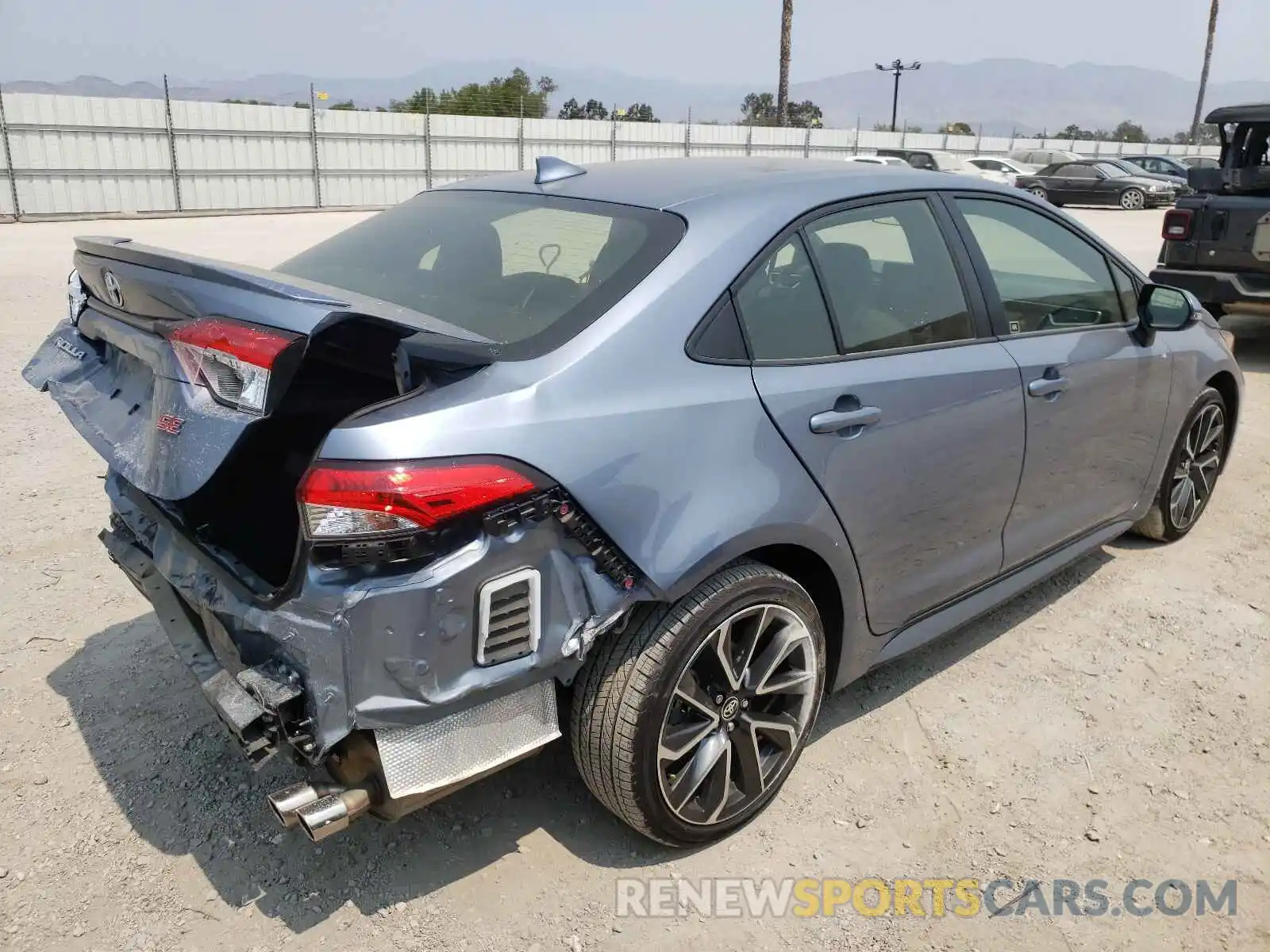 4 Photograph of a damaged car JTDS4RCE7LJ032001 TOYOTA COROLLA 2020