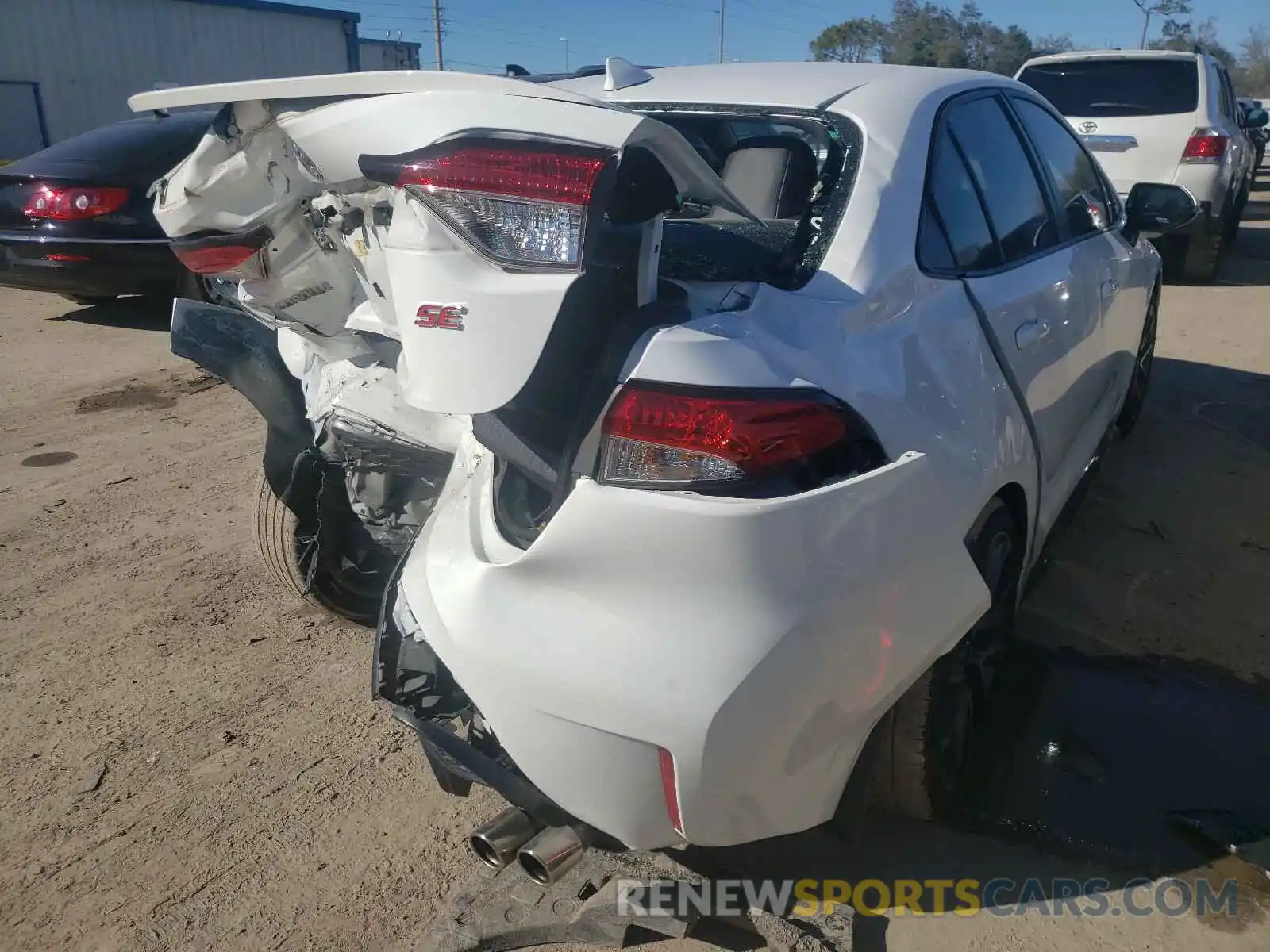 4 Photograph of a damaged car JTDS4RCE7LJ037618 TOYOTA COROLLA 2020
