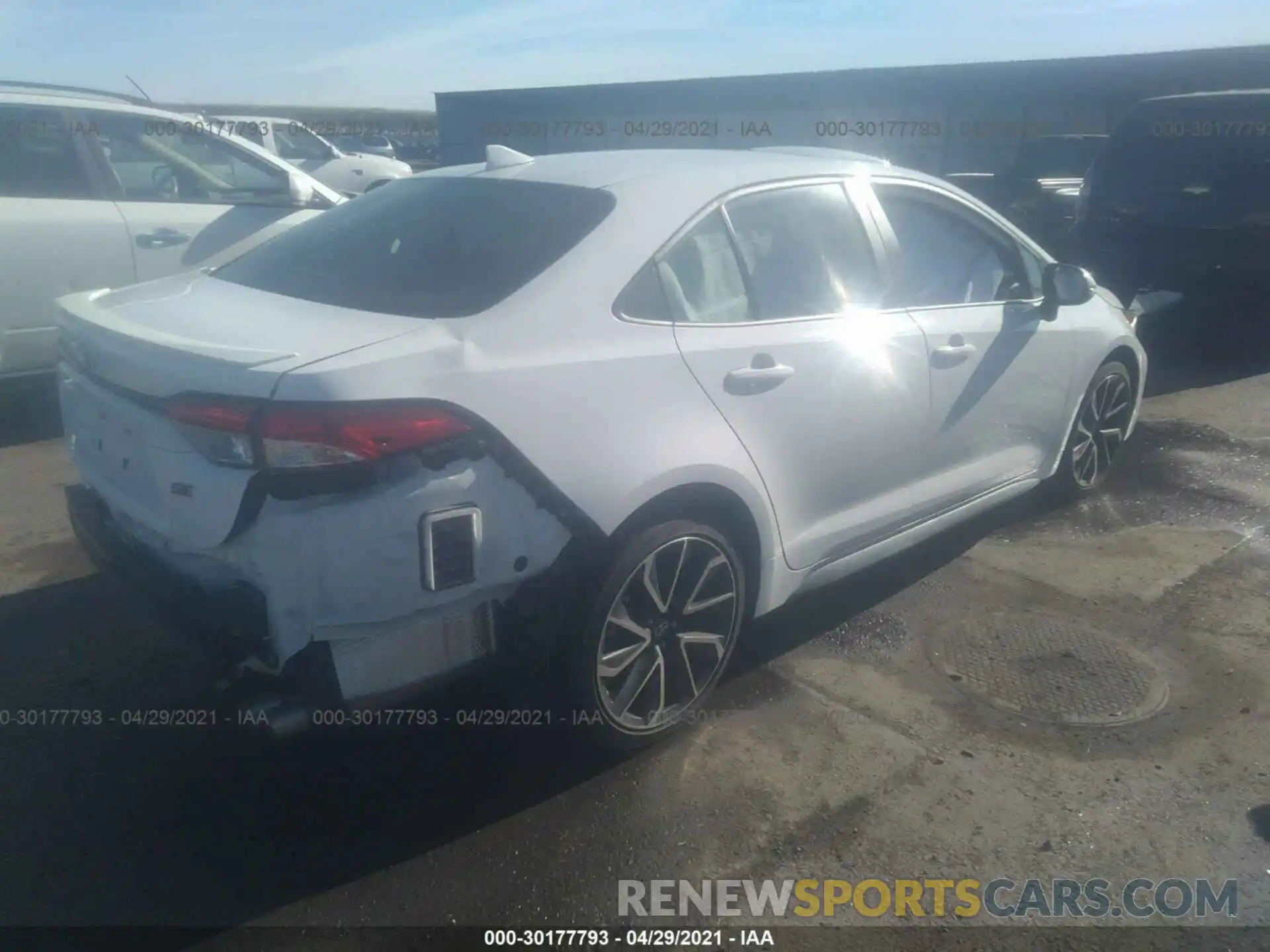 4 Photograph of a damaged car JTDS4RCE7LJ037957 TOYOTA COROLLA 2020