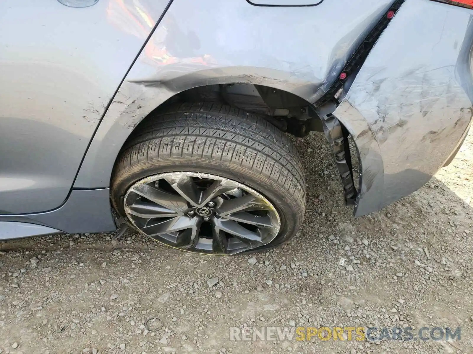 9 Photograph of a damaged car JTDS4RCE7LJ040633 TOYOTA COROLLA 2020