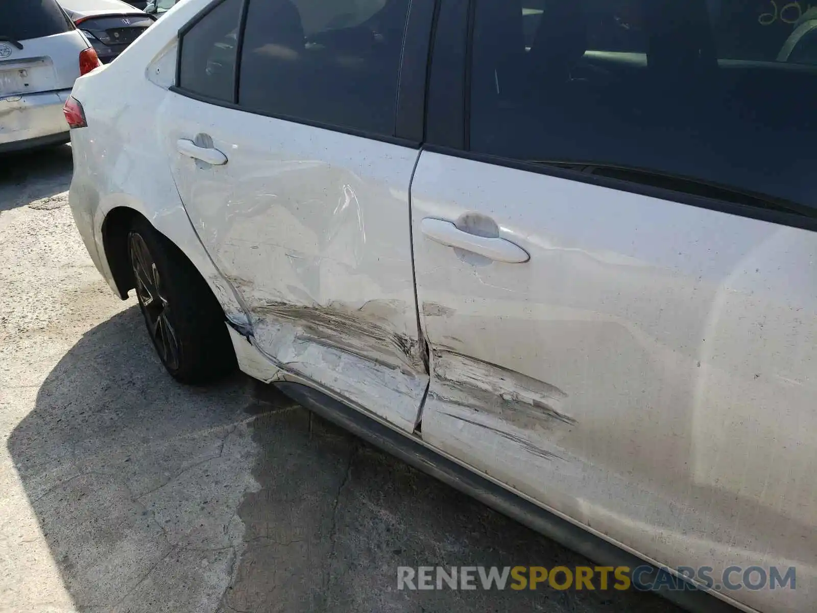 9 Photograph of a damaged car JTDS4RCE7LJ043791 TOYOTA COROLLA 2020