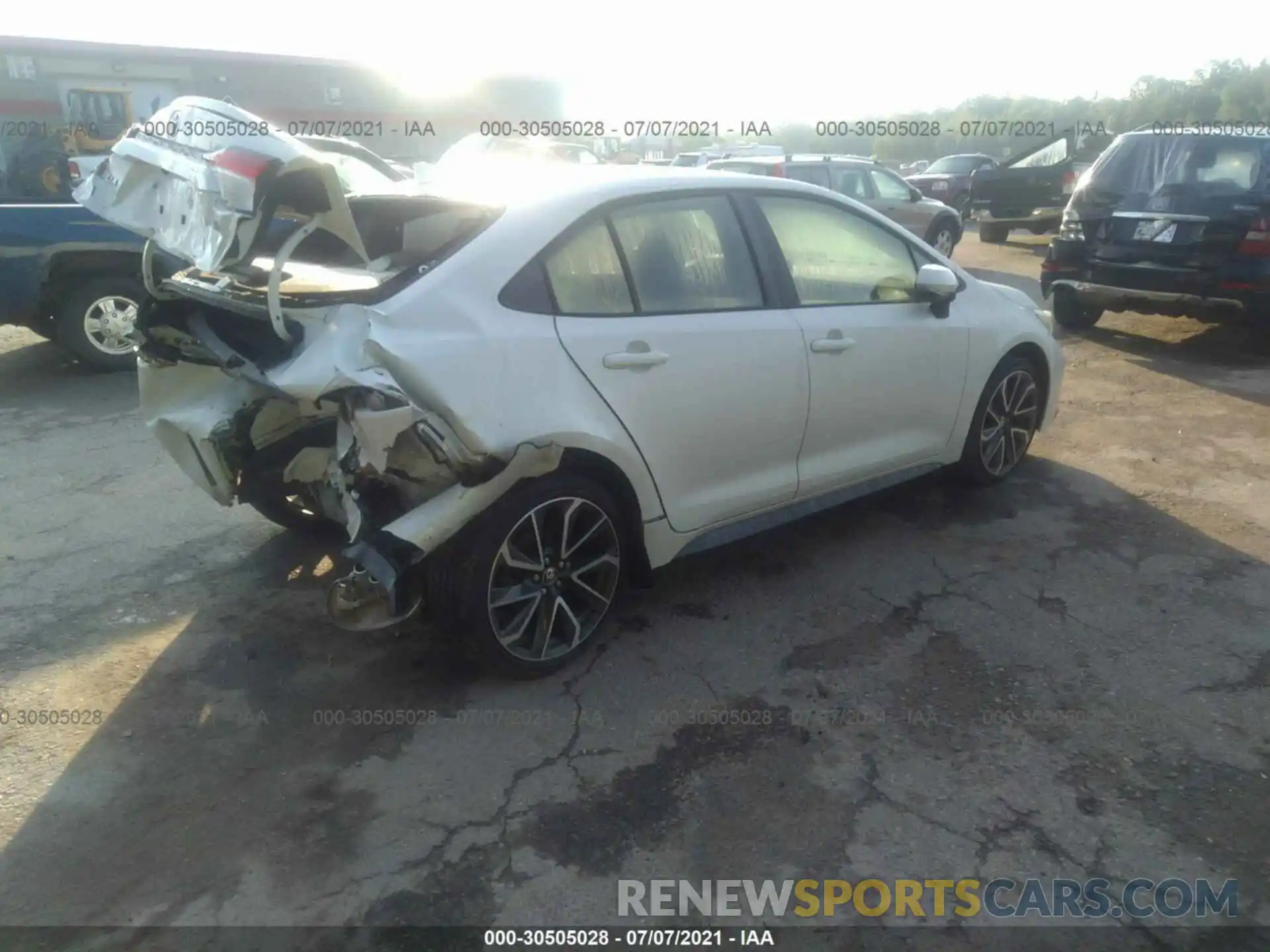 4 Photograph of a damaged car JTDS4RCE8LJ001808 TOYOTA COROLLA 2020