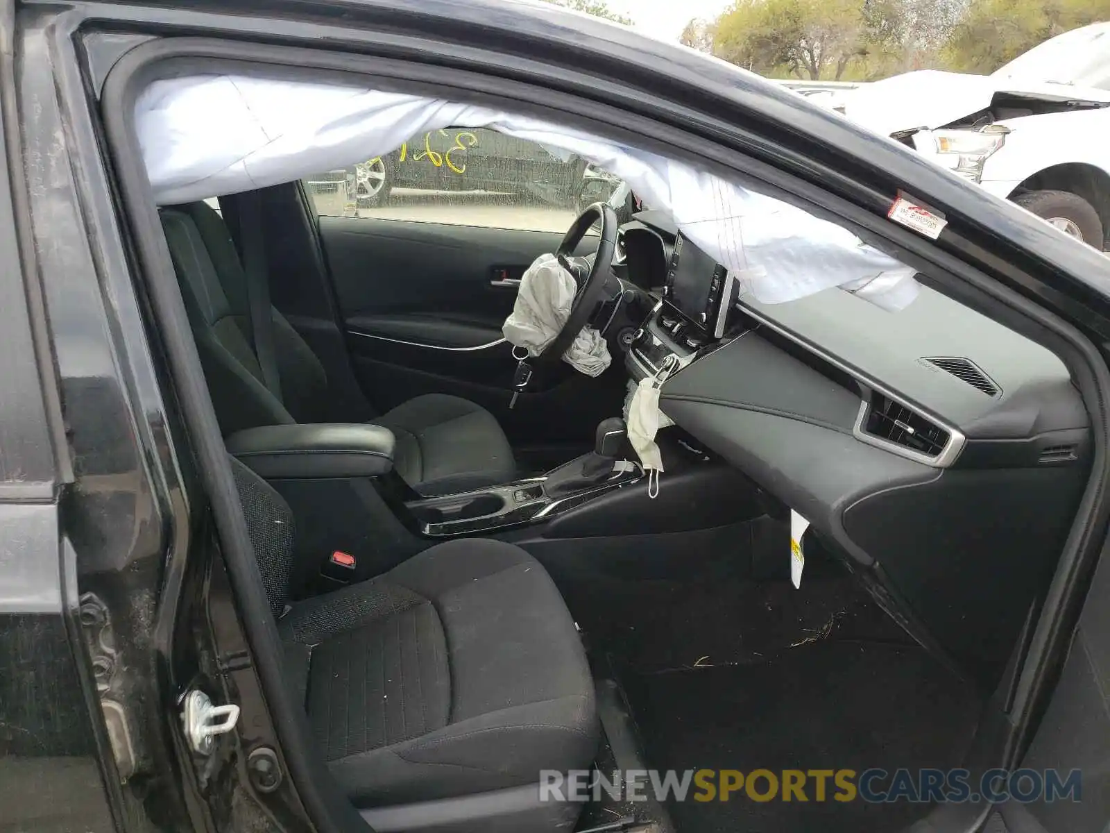 5 Photograph of a damaged car JTDS4RCE8LJ002327 TOYOTA COROLLA 2020