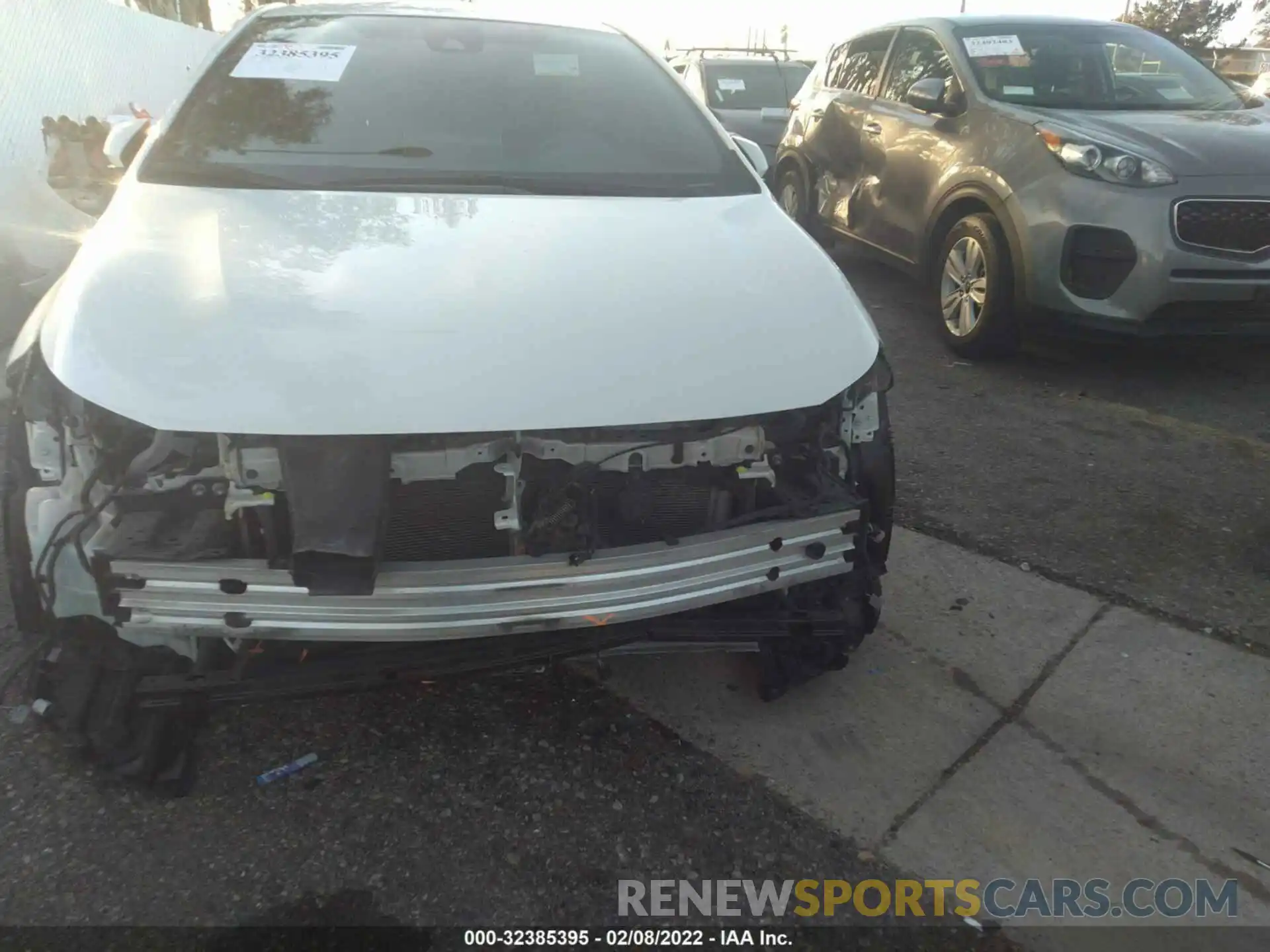 6 Photograph of a damaged car JTDS4RCE8LJ006846 TOYOTA COROLLA 2020