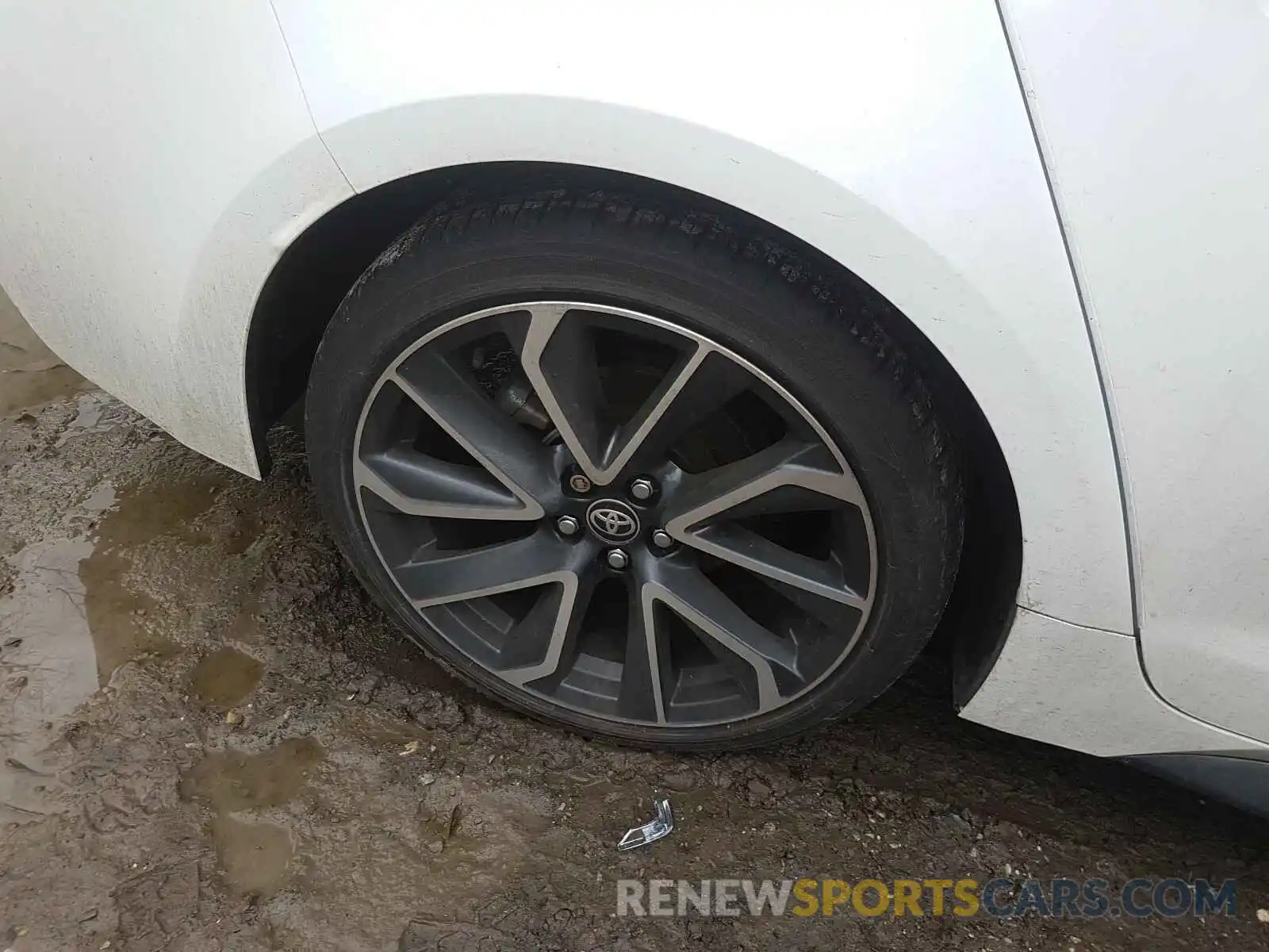 9 Photograph of a damaged car JTDS4RCE8LJ014655 TOYOTA COROLLA 2020