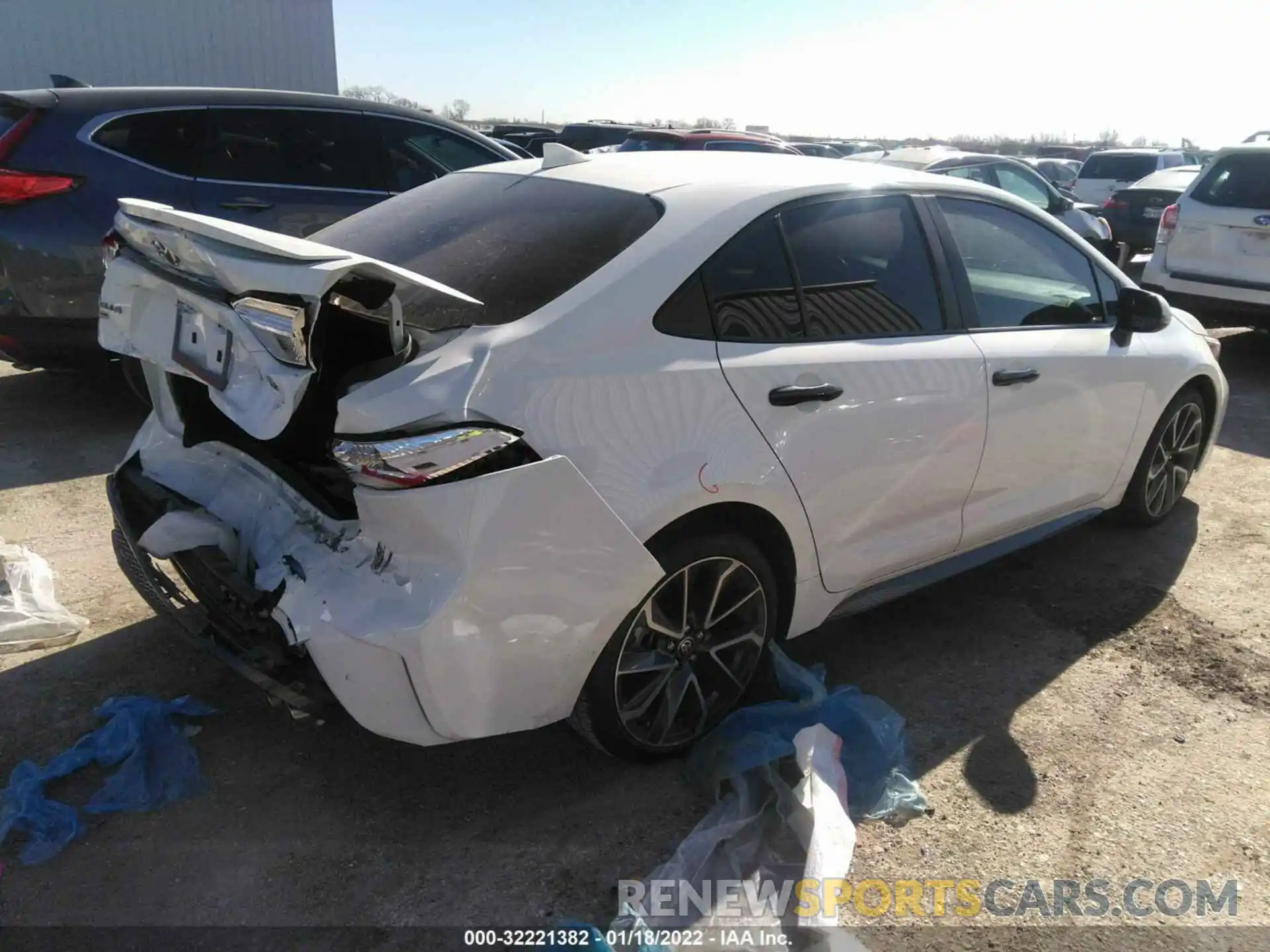 4 Photograph of a damaged car JTDS4RCE8LJ015868 TOYOTA COROLLA 2020