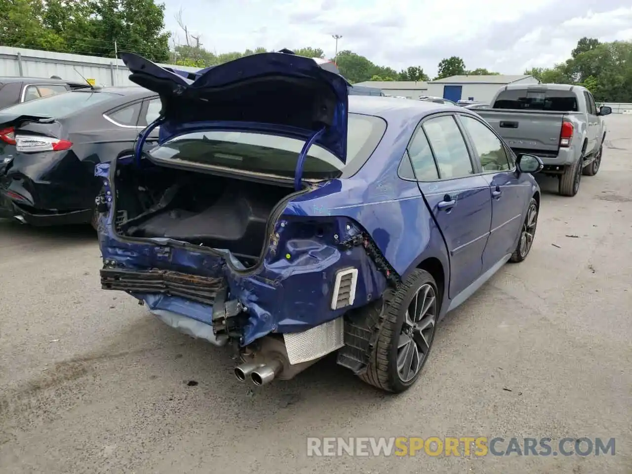 4 Photograph of a damaged car JTDS4RCE8LJ017572 TOYOTA COROLLA 2020