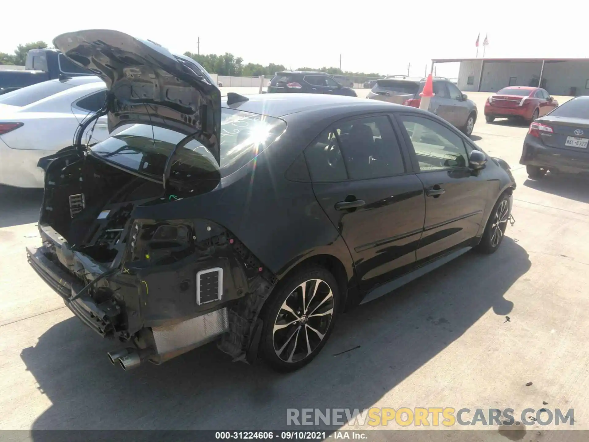 4 Photograph of a damaged car JTDS4RCE8LJ017796 TOYOTA COROLLA 2020