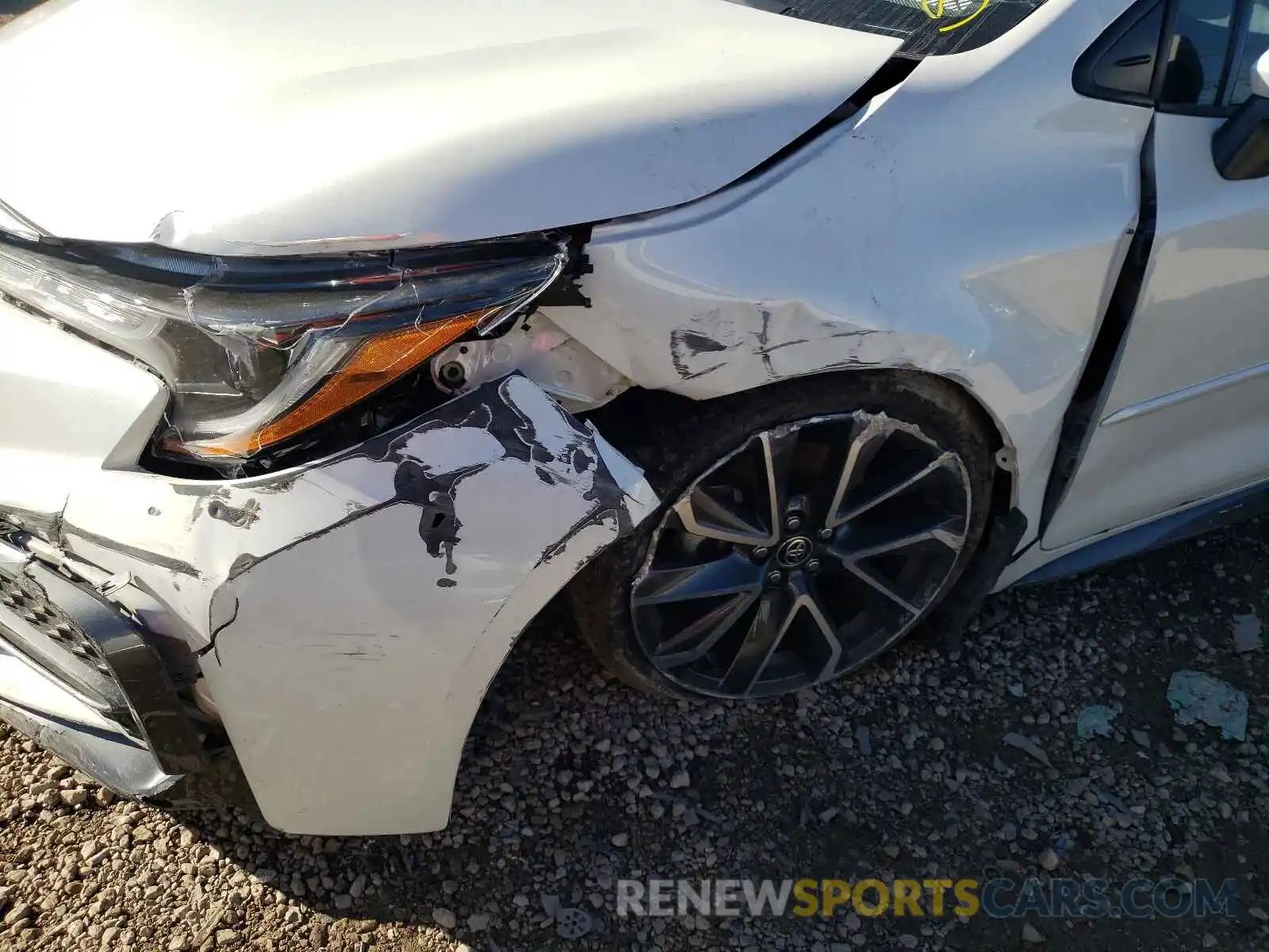 9 Photograph of a damaged car JTDS4RCE8LJ036171 TOYOTA COROLLA 2020