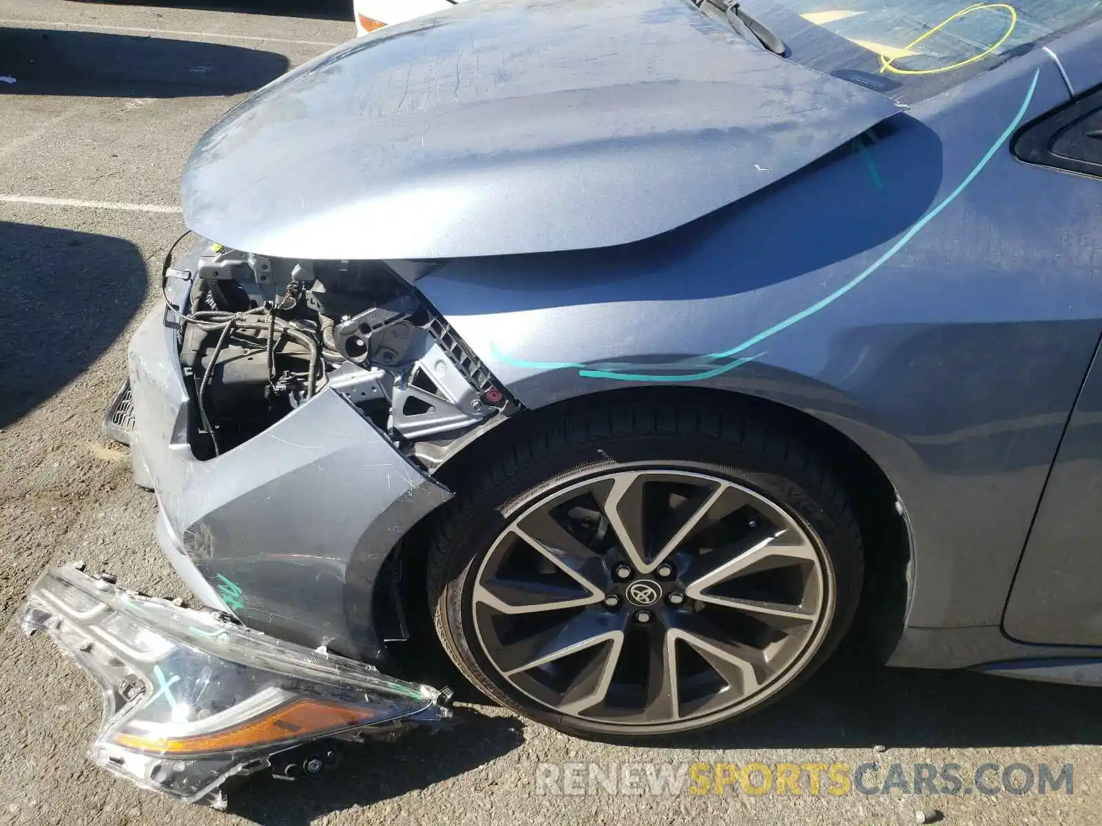 9 Photograph of a damaged car JTDS4RCE8LJ042262 TOYOTA COROLLA 2020