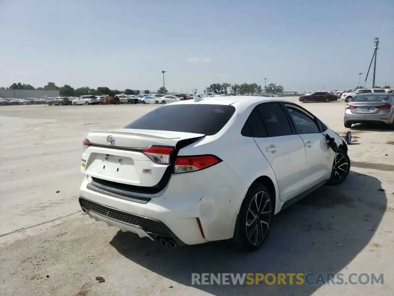 4 Photograph of a damaged car JTDS4RCE8LJ046439 TOYOTA COROLLA 2020