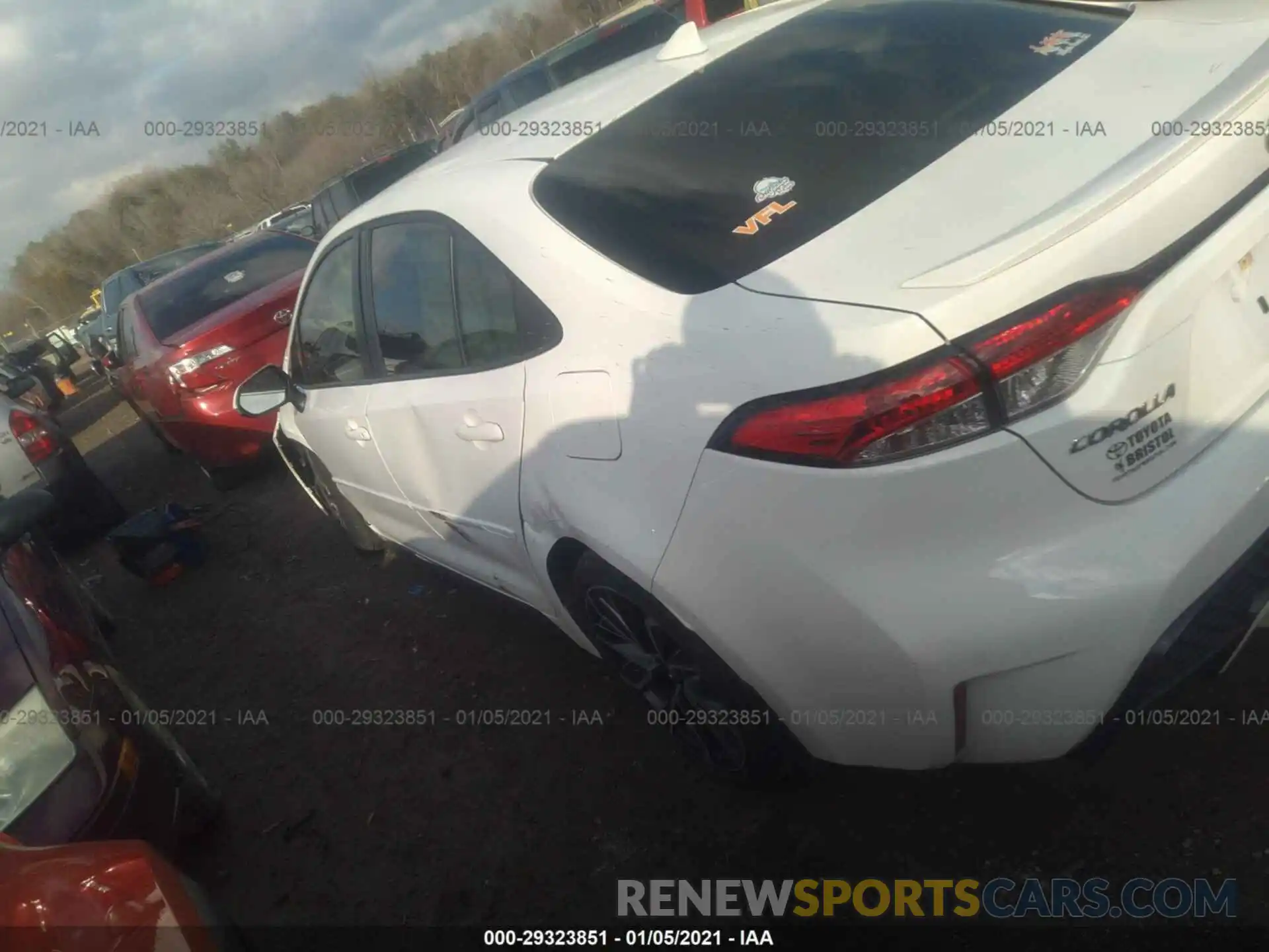 3 Photograph of a damaged car JTDS4RCE9LJ003843 TOYOTA COROLLA 2020