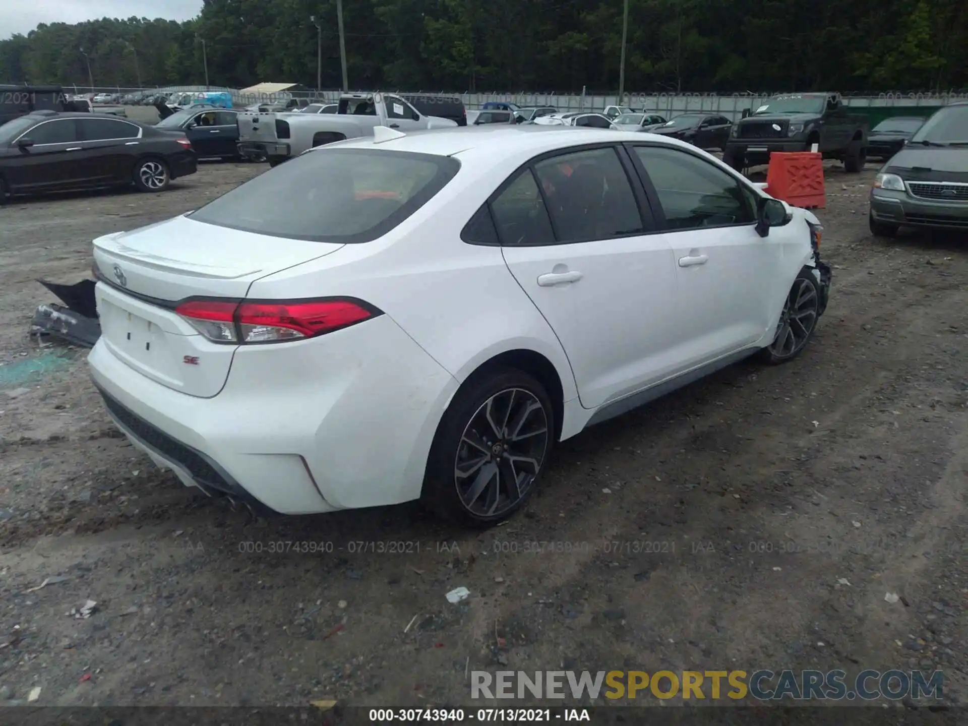 4 Photograph of a damaged car JTDS4RCE9LJ004913 TOYOTA COROLLA 2020