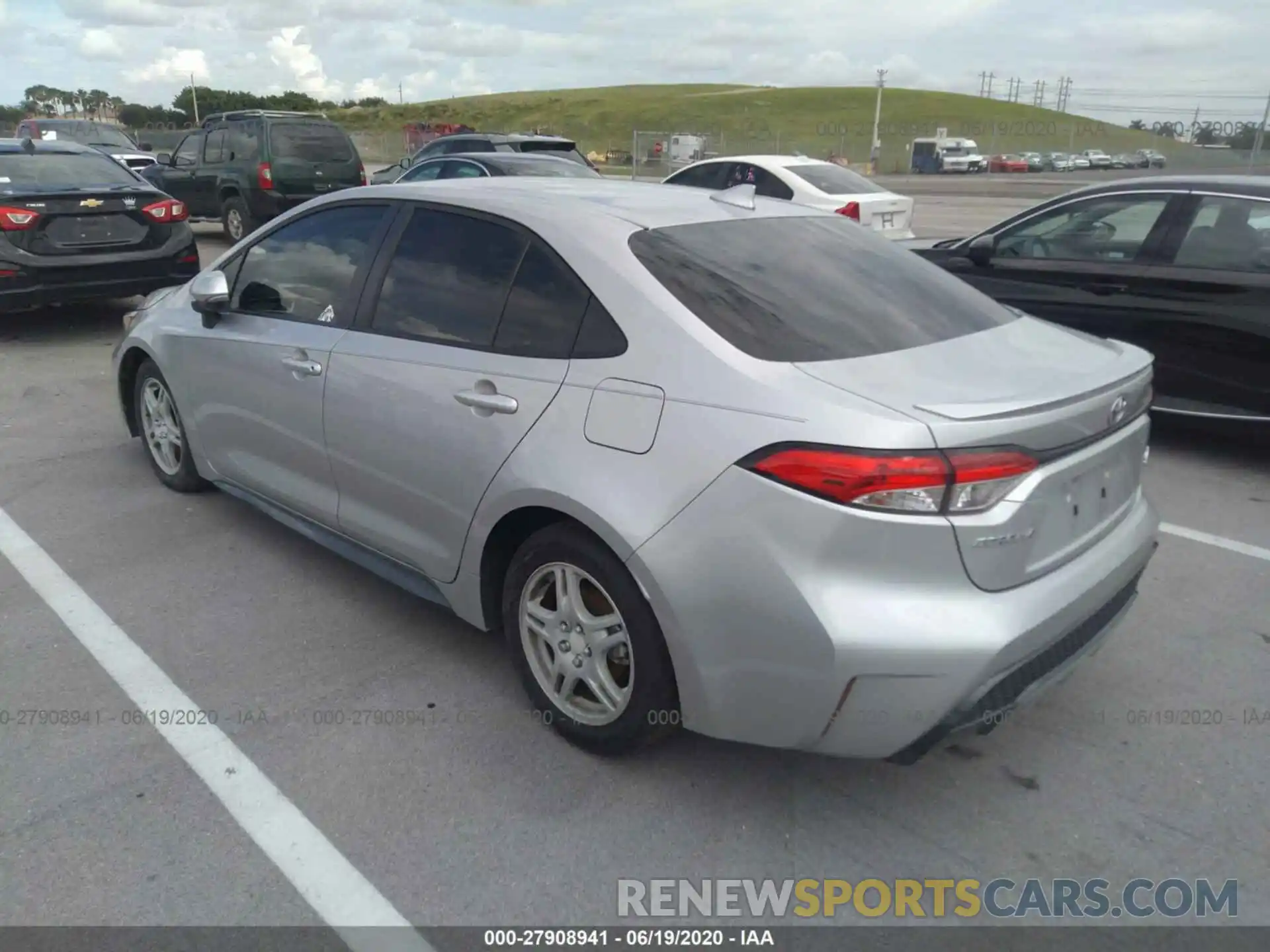 3 Photograph of a damaged car JTDS4RCE9LJ009285 TOYOTA COROLLA 2020