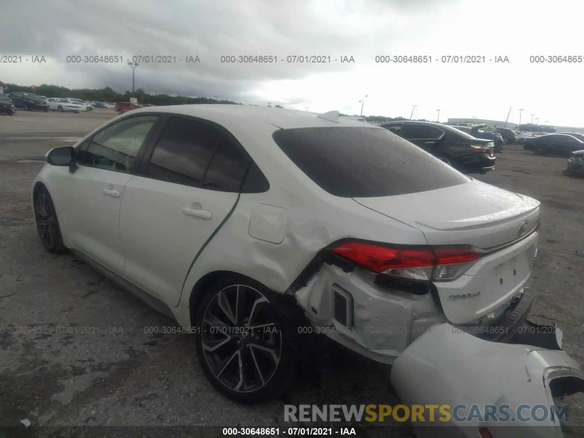 3 Photograph of a damaged car JTDS4RCE9LJ010937 TOYOTA COROLLA 2020