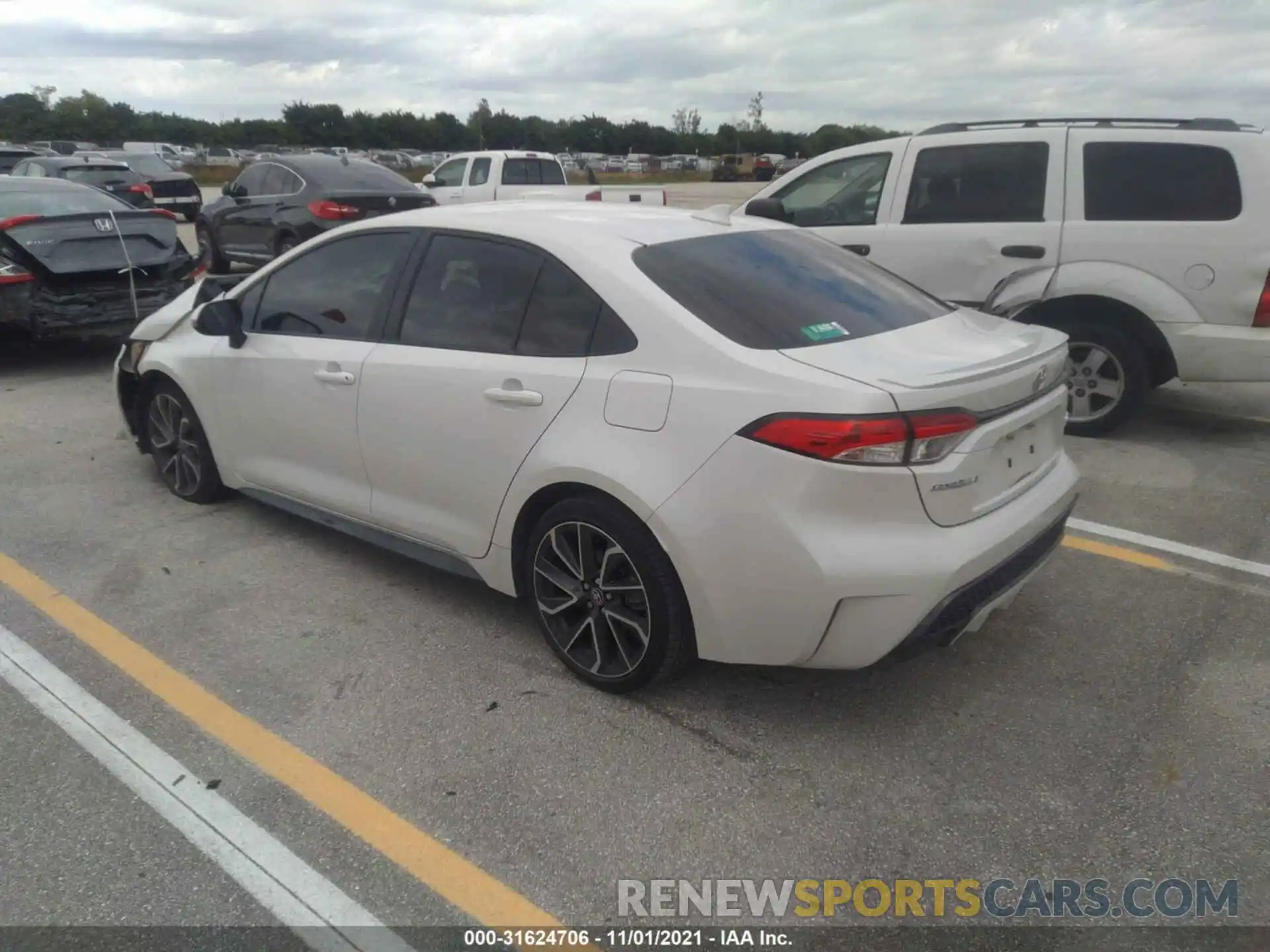 3 Photograph of a damaged car JTDS4RCE9LJ013076 TOYOTA COROLLA 2020