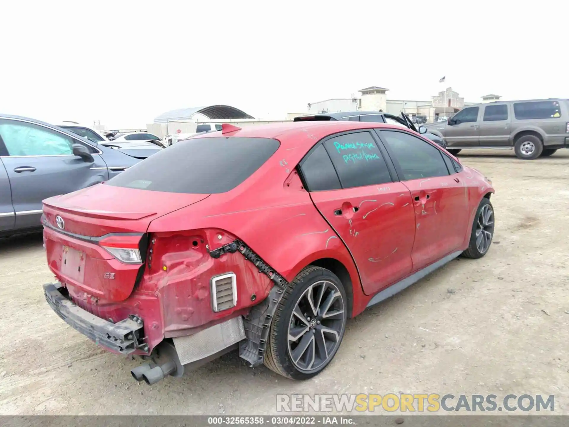 4 Photograph of a damaged car JTDS4RCE9LJ014647 TOYOTA COROLLA 2020