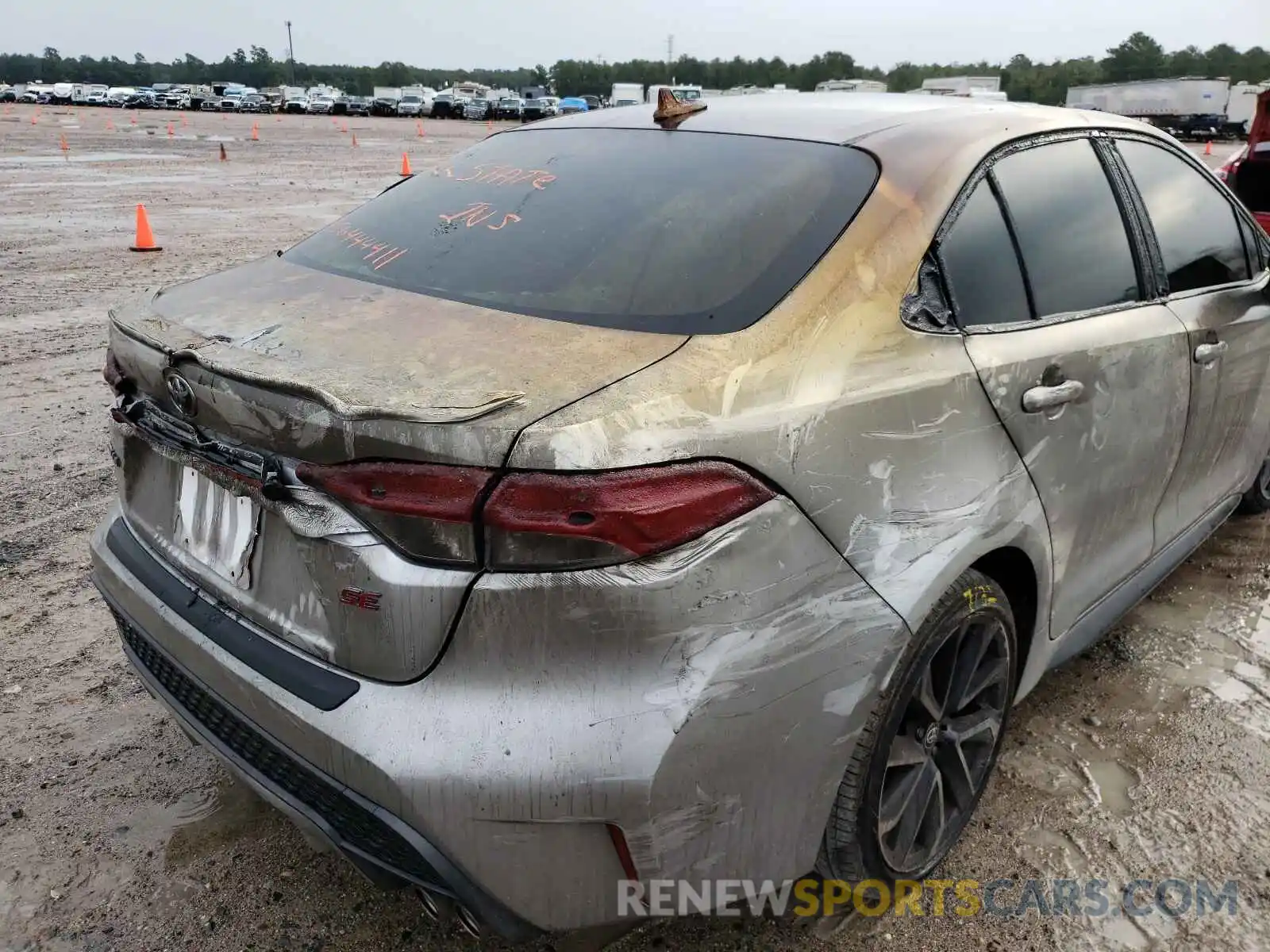 9 Photograph of a damaged car JTDS4RCE9LJ015118 TOYOTA COROLLA 2020