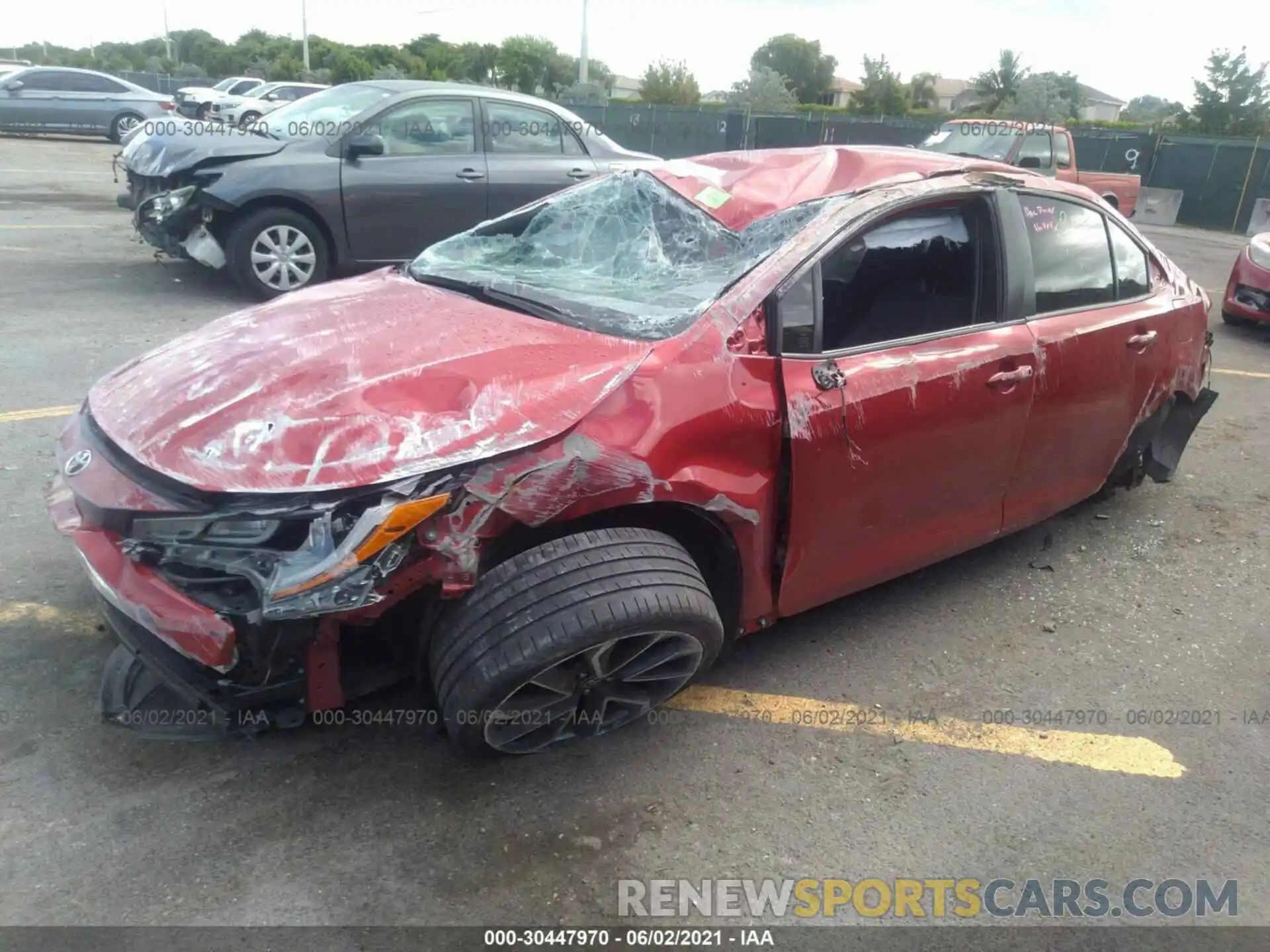 2 Photograph of a damaged car JTDS4RCE9LJ015670 TOYOTA COROLLA 2020