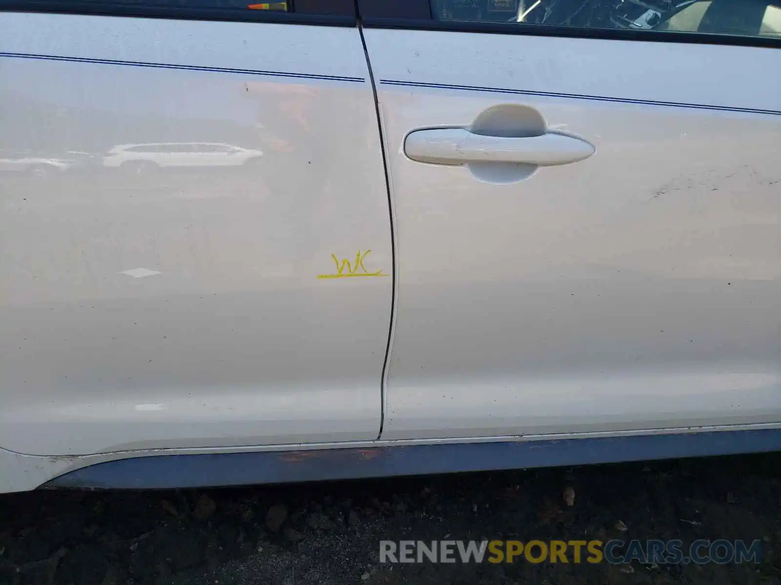 9 Photograph of a damaged car JTDS4RCE9LJ016365 TOYOTA COROLLA 2020