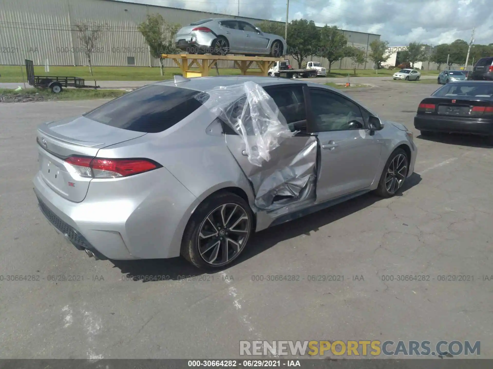 4 Photograph of a damaged car JTDS4RCE9LJ017757 TOYOTA COROLLA 2020