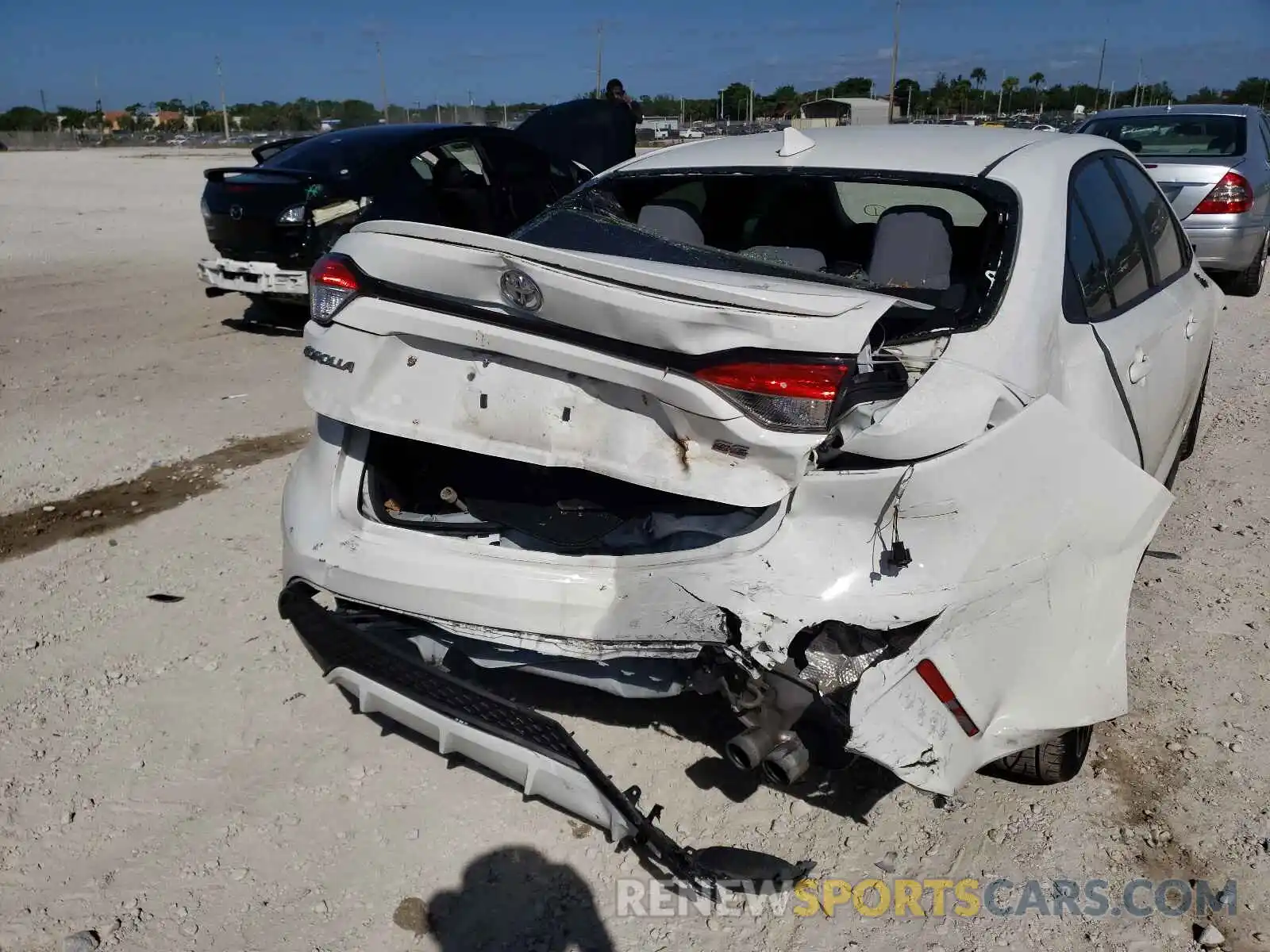 9 Photograph of a damaged car JTDS4RCE9LJ026958 TOYOTA COROLLA 2020