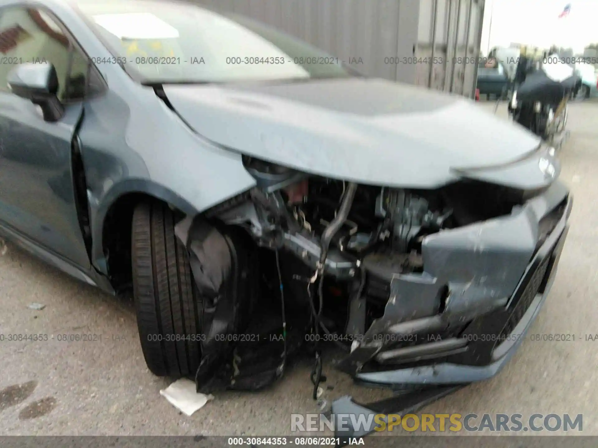 6 Photograph of a damaged car JTDS4RCE9LJ035112 TOYOTA COROLLA 2020