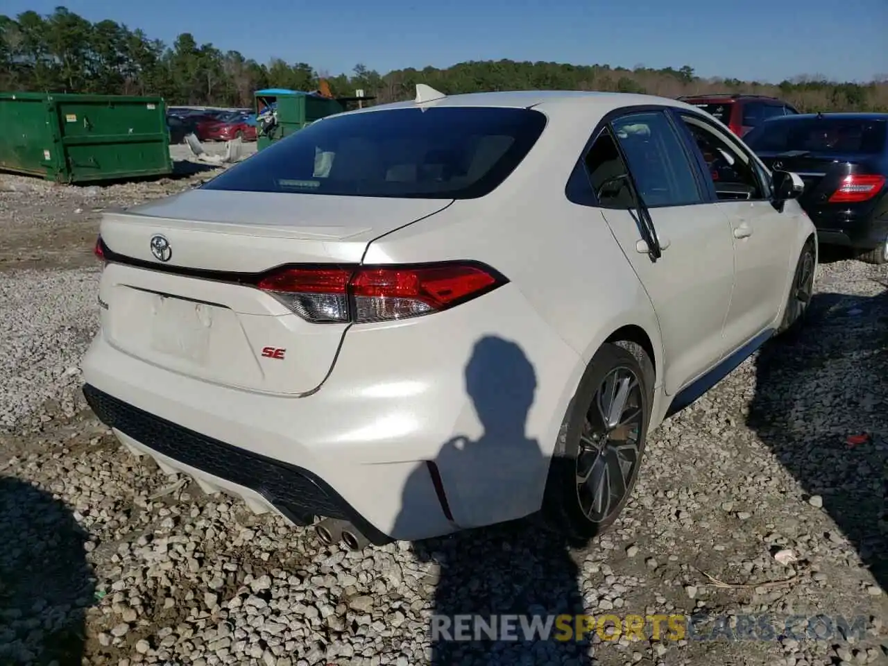 4 Photograph of a damaged car JTDS4RCE9LJ036132 TOYOTA COROLLA 2020