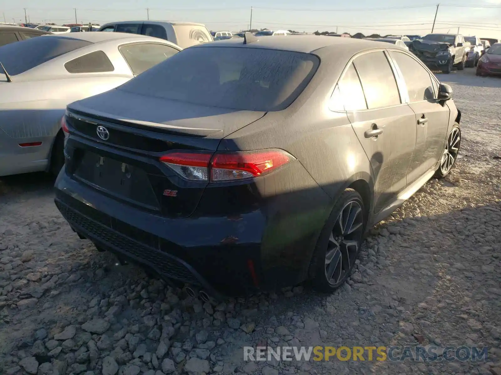 4 Photograph of a damaged car JTDS4RCE9LJ038642 TOYOTA COROLLA 2020