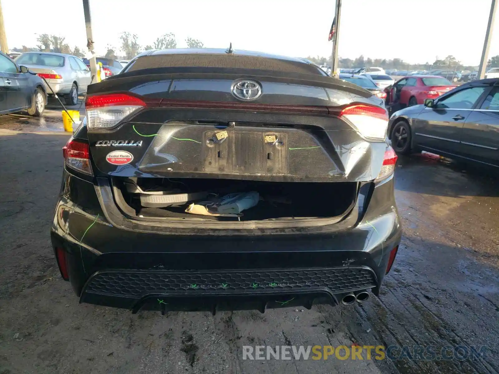 9 Photograph of a damaged car JTDS4RCEXLJ009294 TOYOTA COROLLA 2020