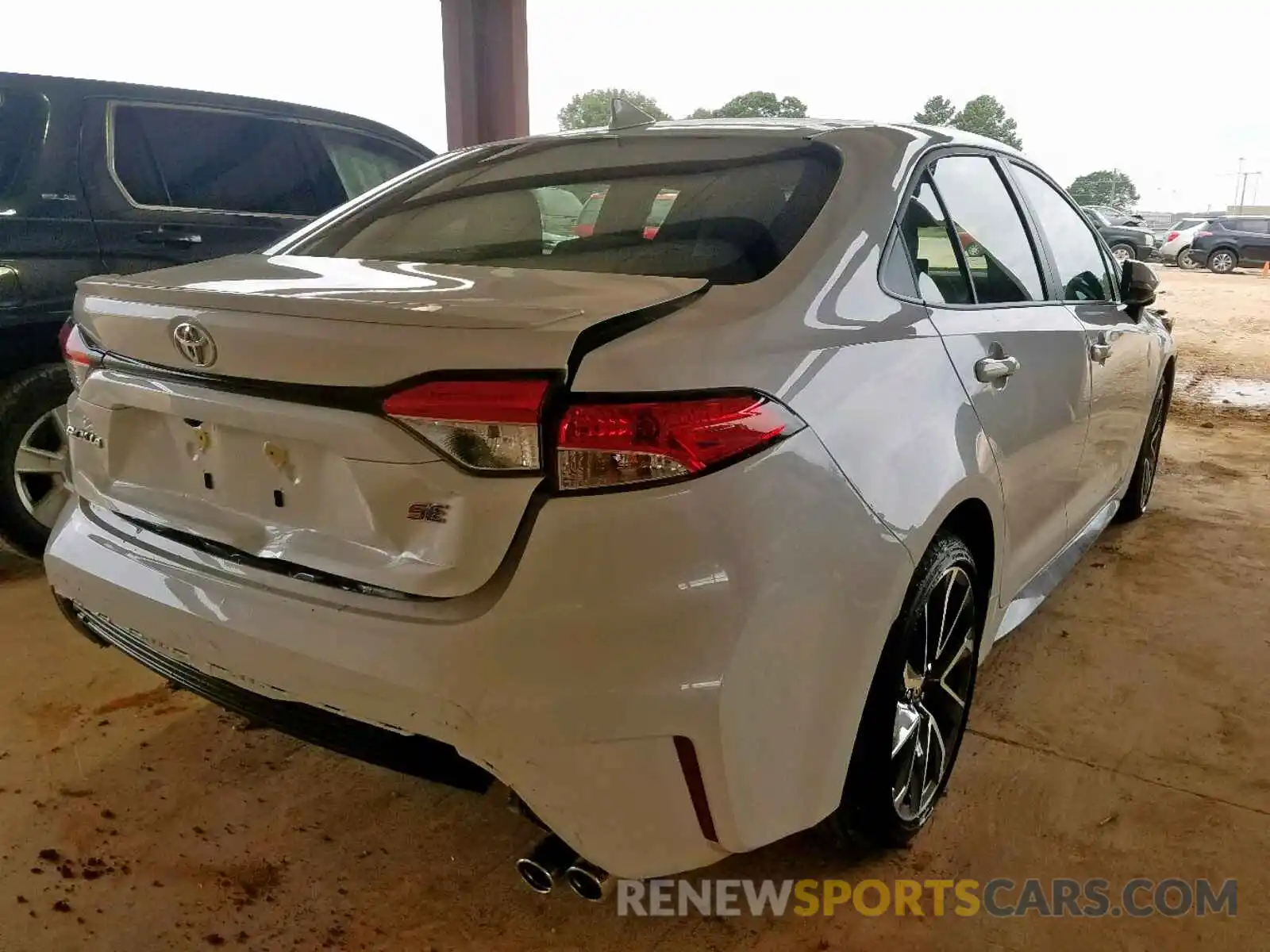 4 Photograph of a damaged car JTDS4RCEXLJ011711 TOYOTA COROLLA 2020