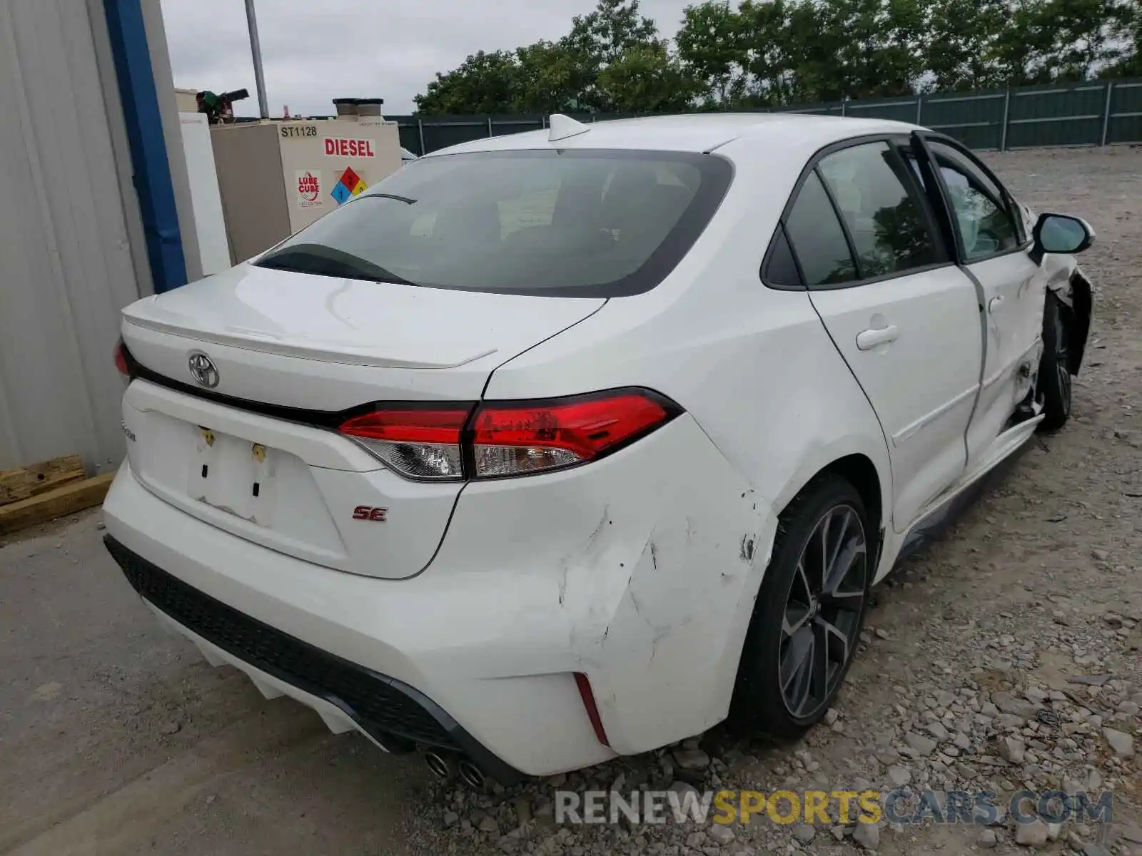 4 Photograph of a damaged car JTDS4RCEXLJ012860 TOYOTA COROLLA 2020