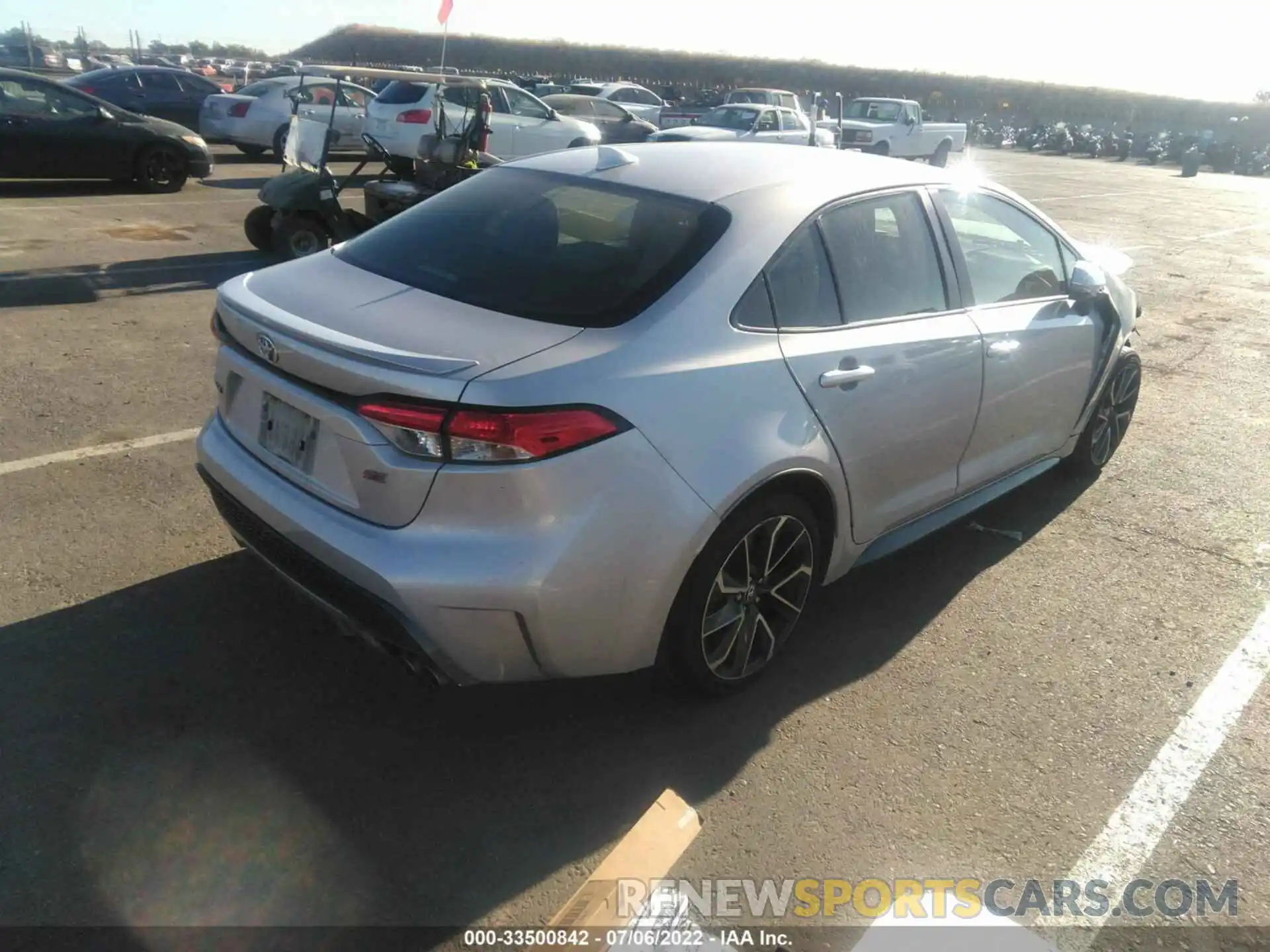 4 Photograph of a damaged car JTDS4RCEXLJ013202 TOYOTA COROLLA 2020