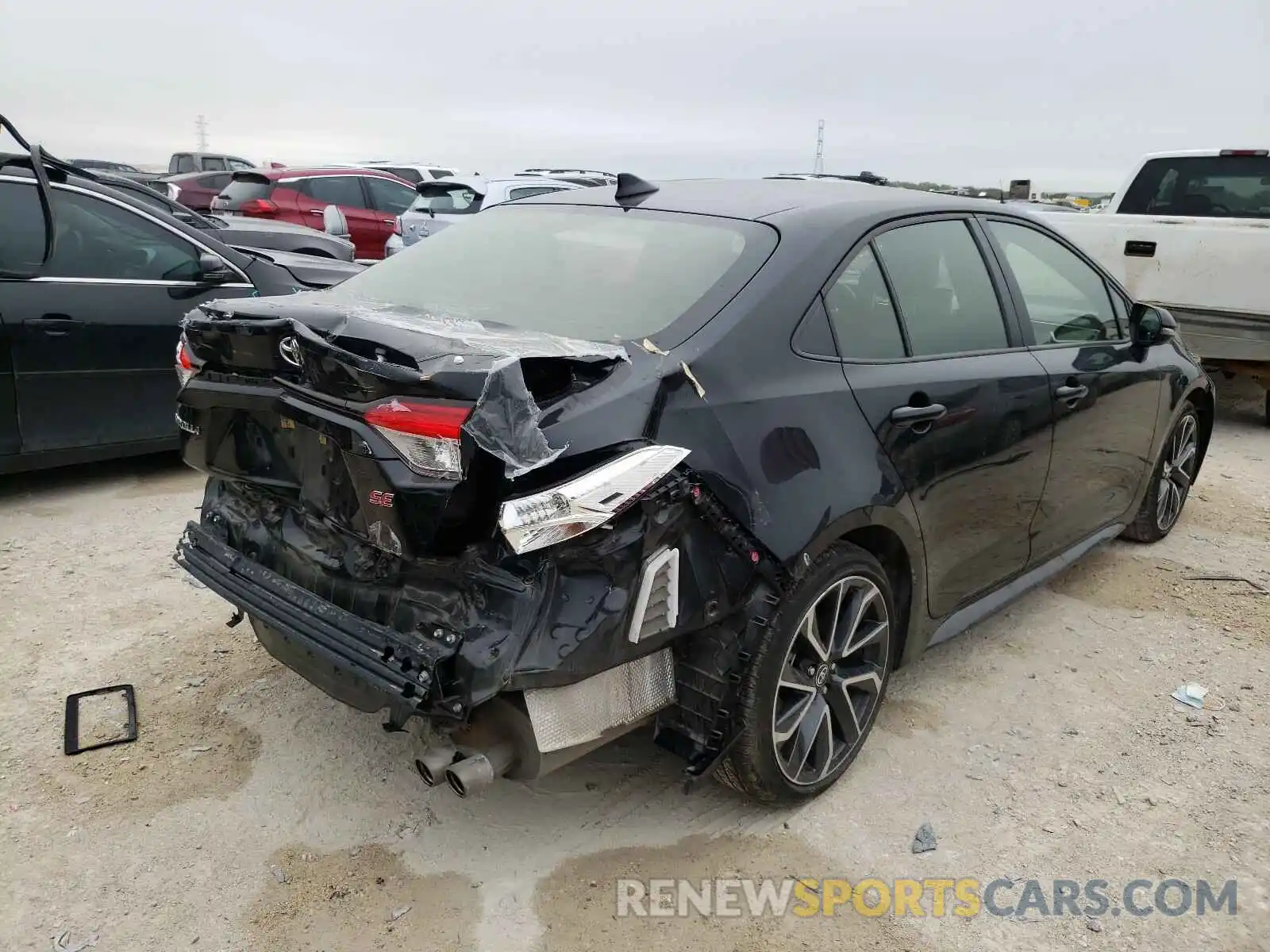 4 Photograph of a damaged car JTDS4RCEXLJ015323 TOYOTA COROLLA 2020