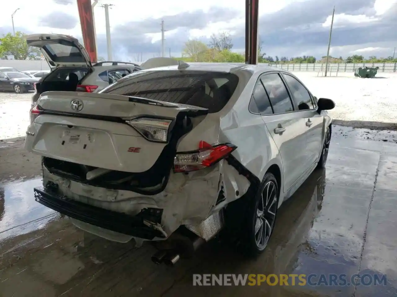 4 Photograph of a damaged car JTDS4RCEXLJ015354 TOYOTA COROLLA 2020