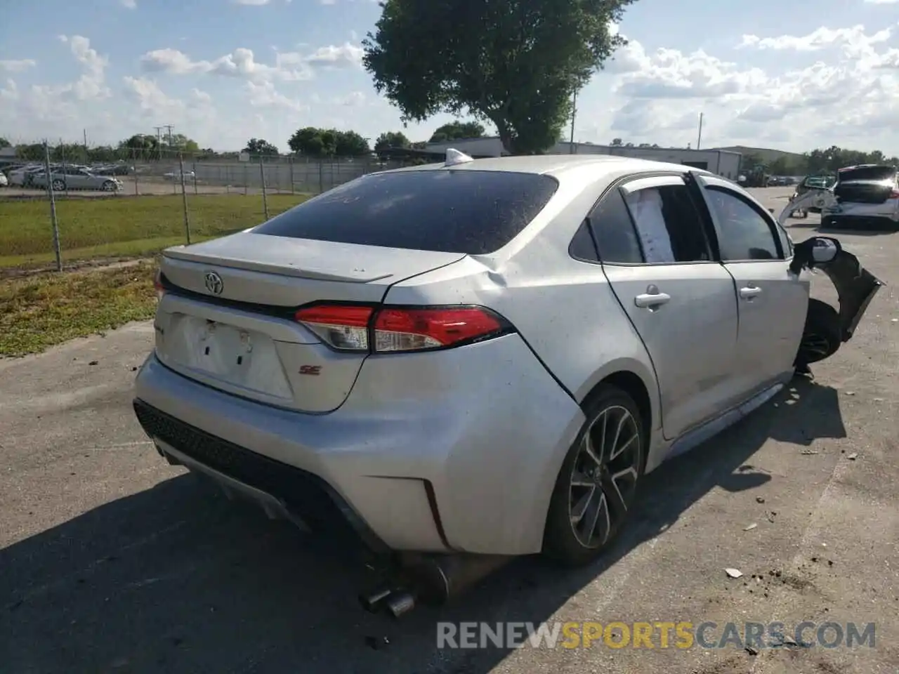 4 Photograph of a damaged car JTDS4RCEXLJ017198 TOYOTA COROLLA 2020