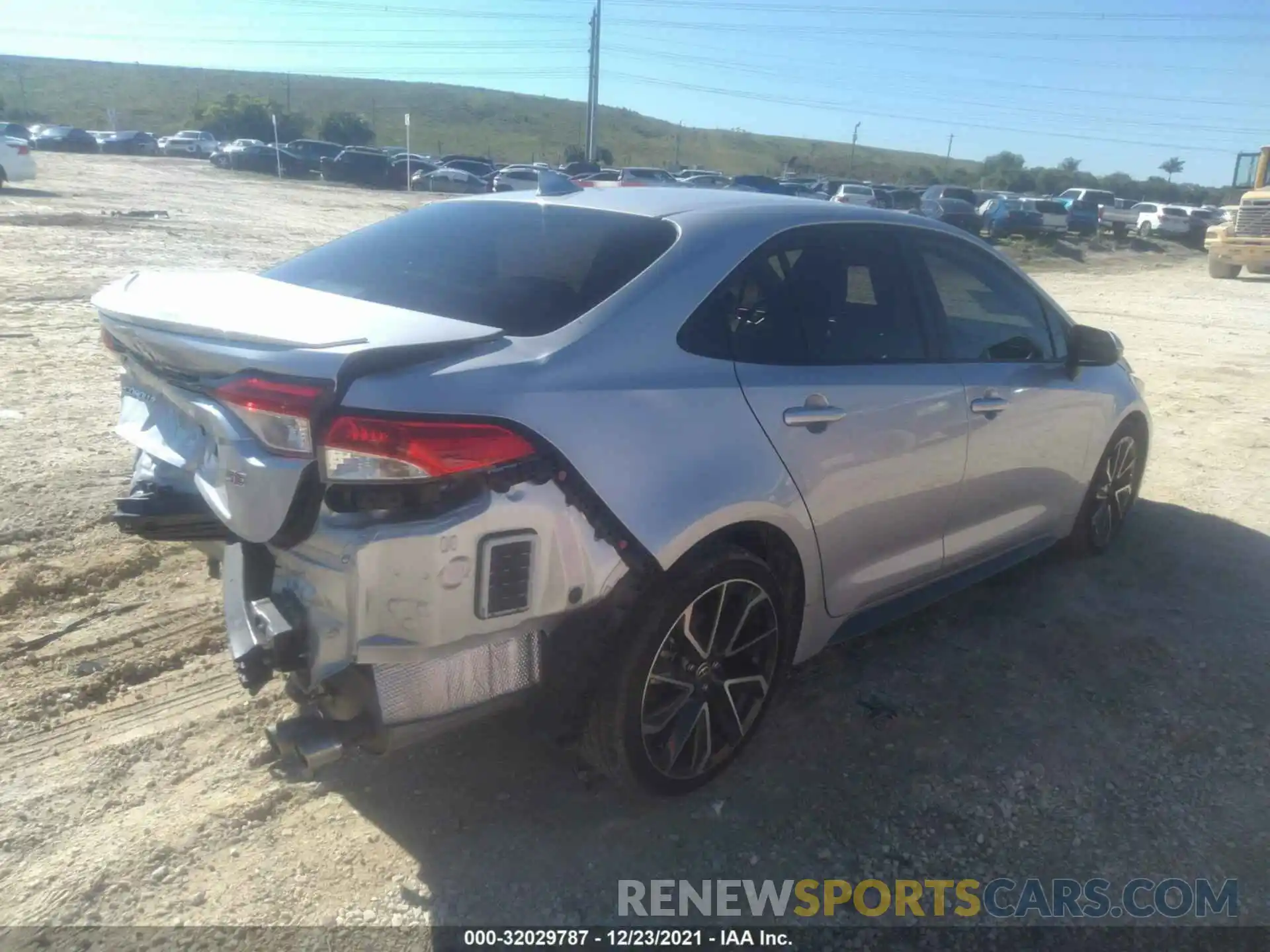 4 Photograph of a damaged car JTDS4RCEXLJ022112 TOYOTA COROLLA 2020