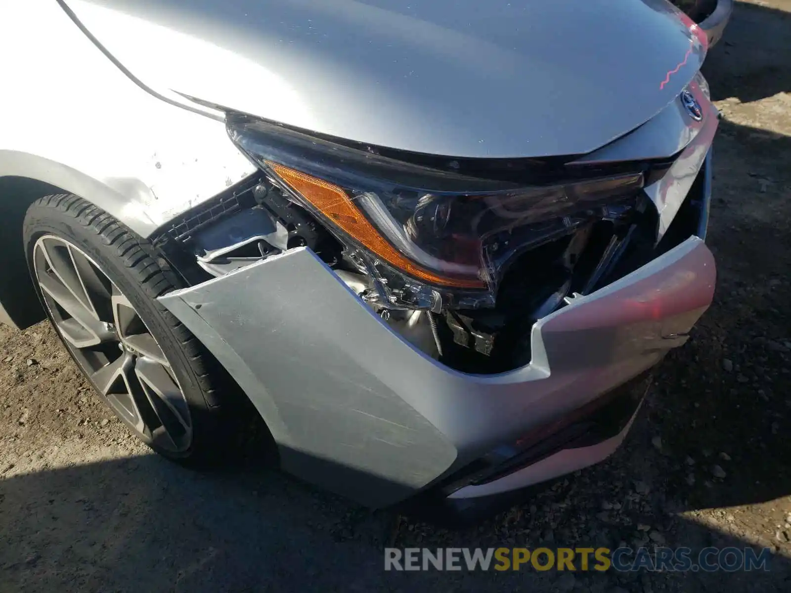 9 Photograph of a damaged car JTDS4RCEXLJ025303 TOYOTA COROLLA 2020