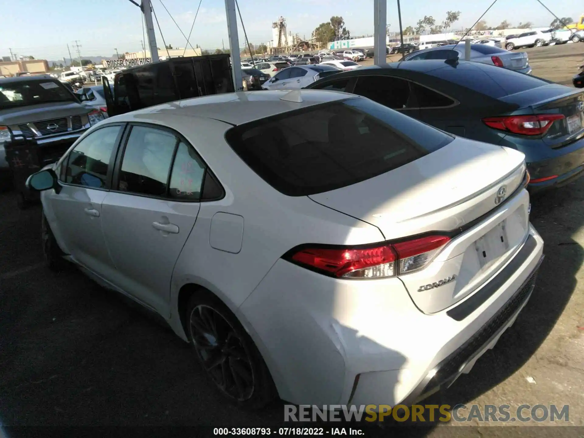 3 Photograph of a damaged car JTDS4RCEXLJ032199 TOYOTA COROLLA 2020