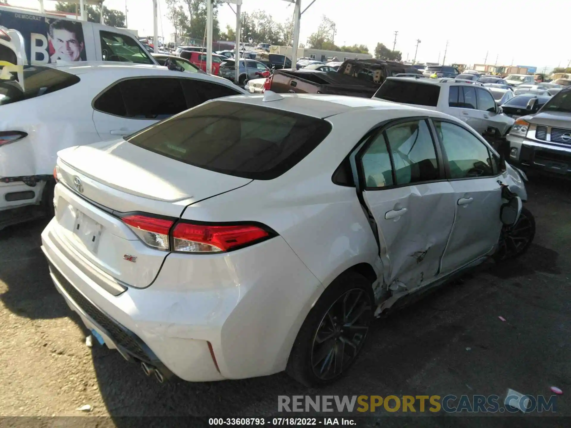 4 Photograph of a damaged car JTDS4RCEXLJ032199 TOYOTA COROLLA 2020