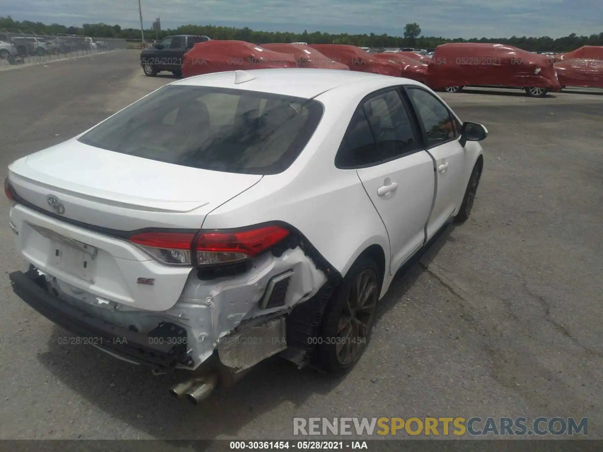 4 Photograph of a damaged car JTDS4RCEXLJ035071 TOYOTA COROLLA 2020