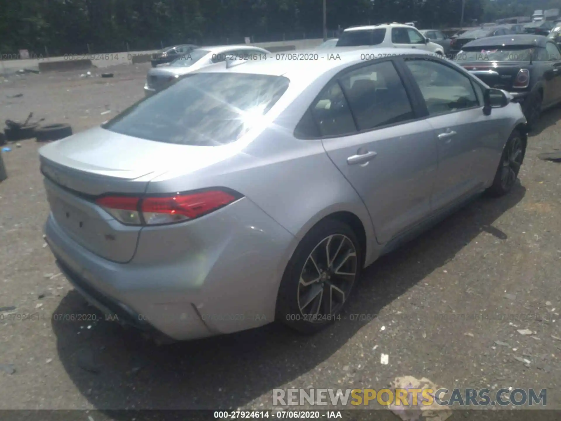 4 Photograph of a damaged car JTDS4RCEXLJ036138 TOYOTA COROLLA 2020